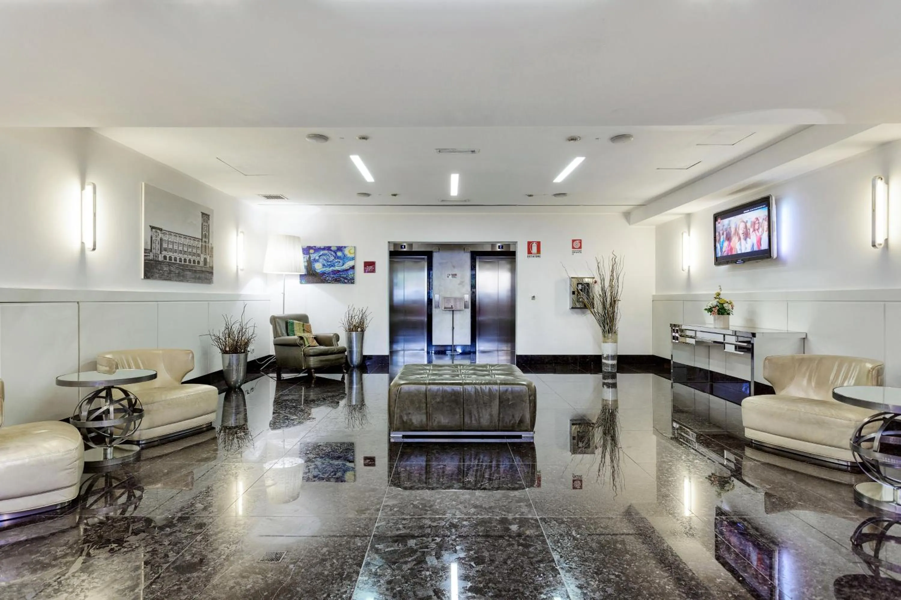 Communal lounge/ TV room in Italiana Hotels Milan Rho Fair