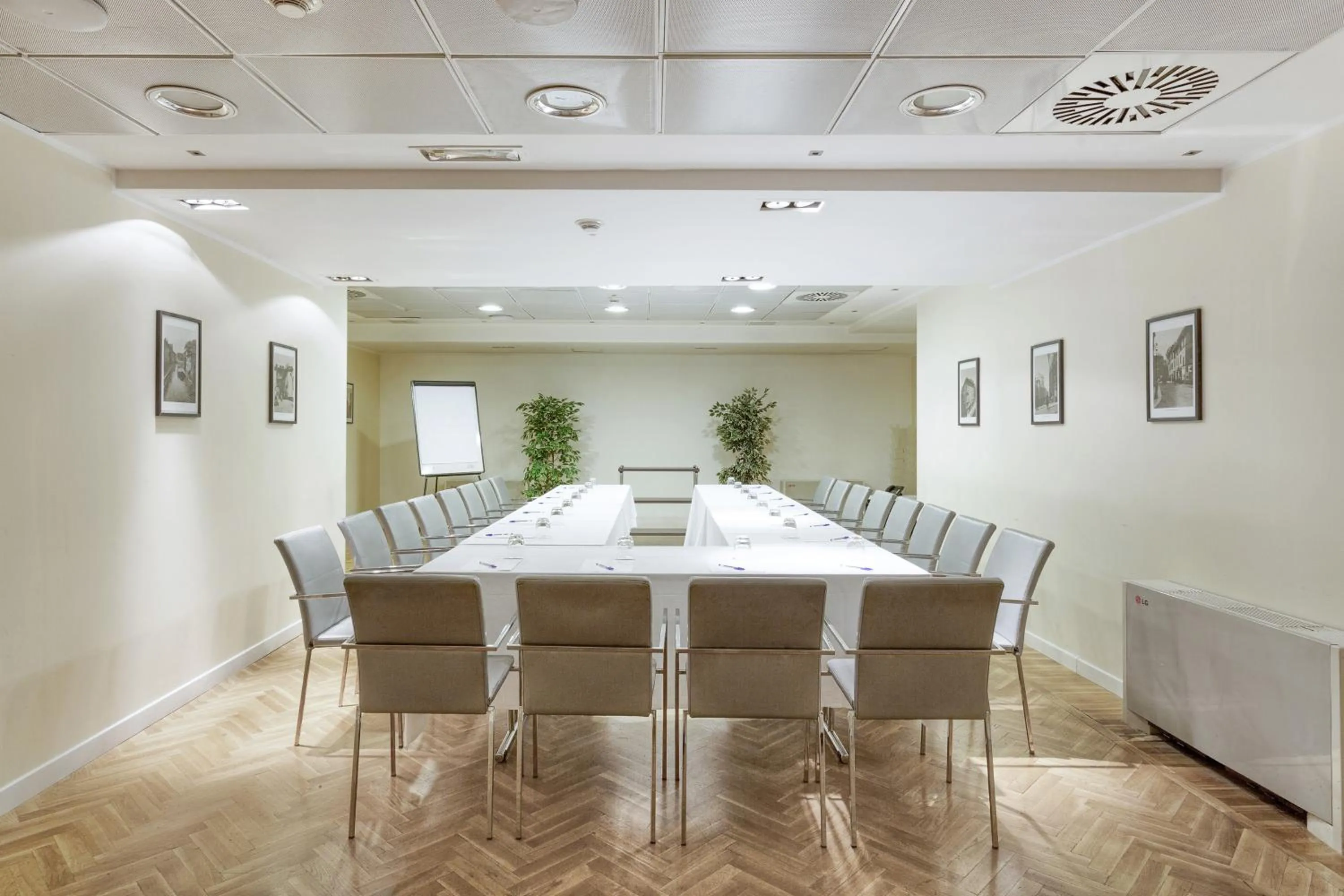 Meeting/conference room in Italiana Hotels Milan Rho Fair