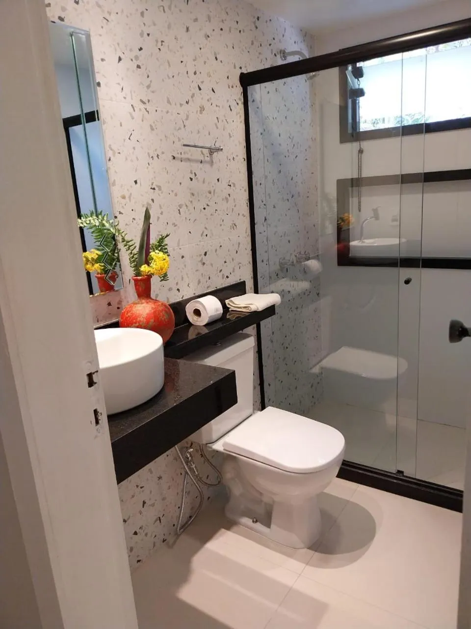 Shower in Hotel Pousada Casacolina