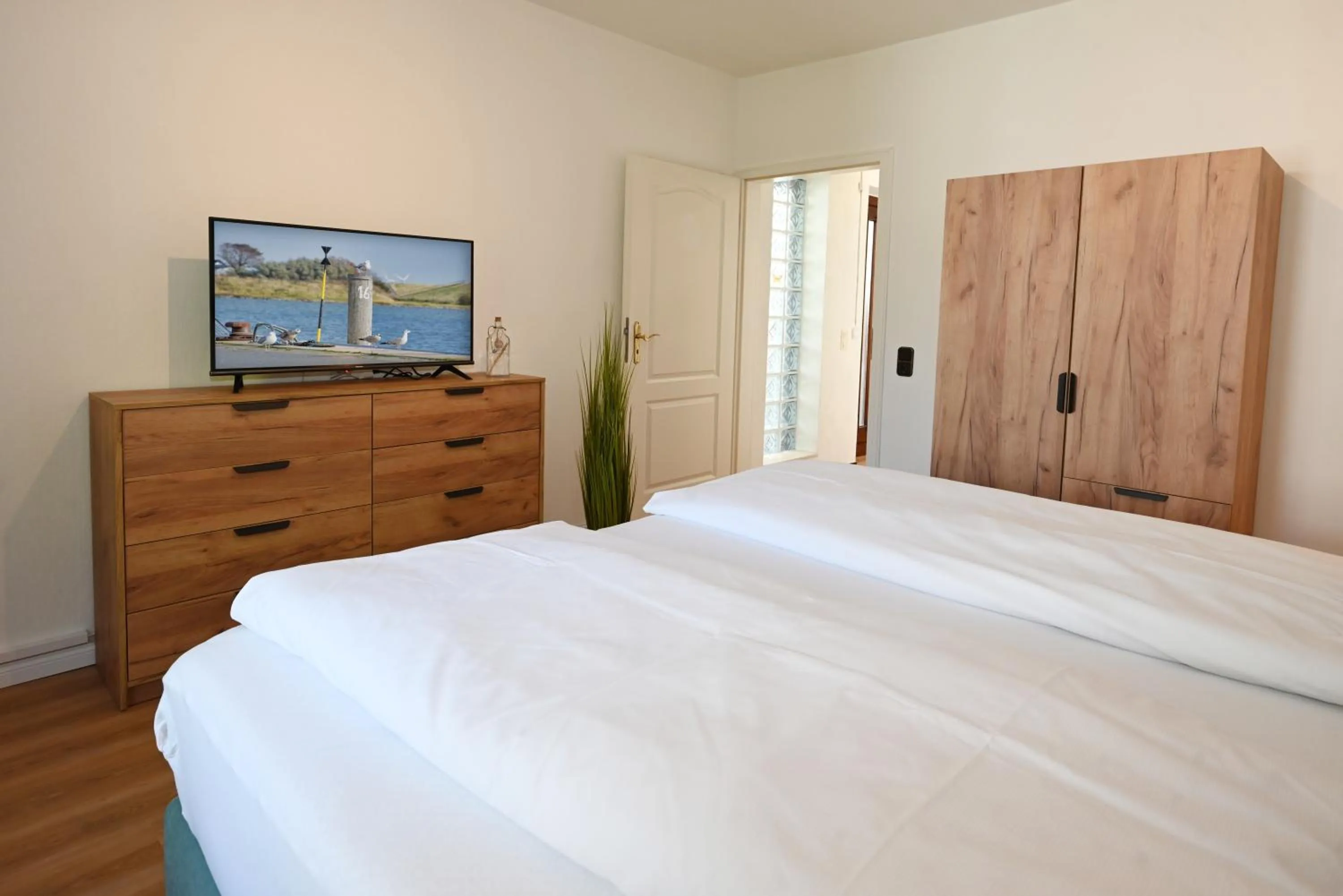 Bedroom, Bed in Strandhotel Salty