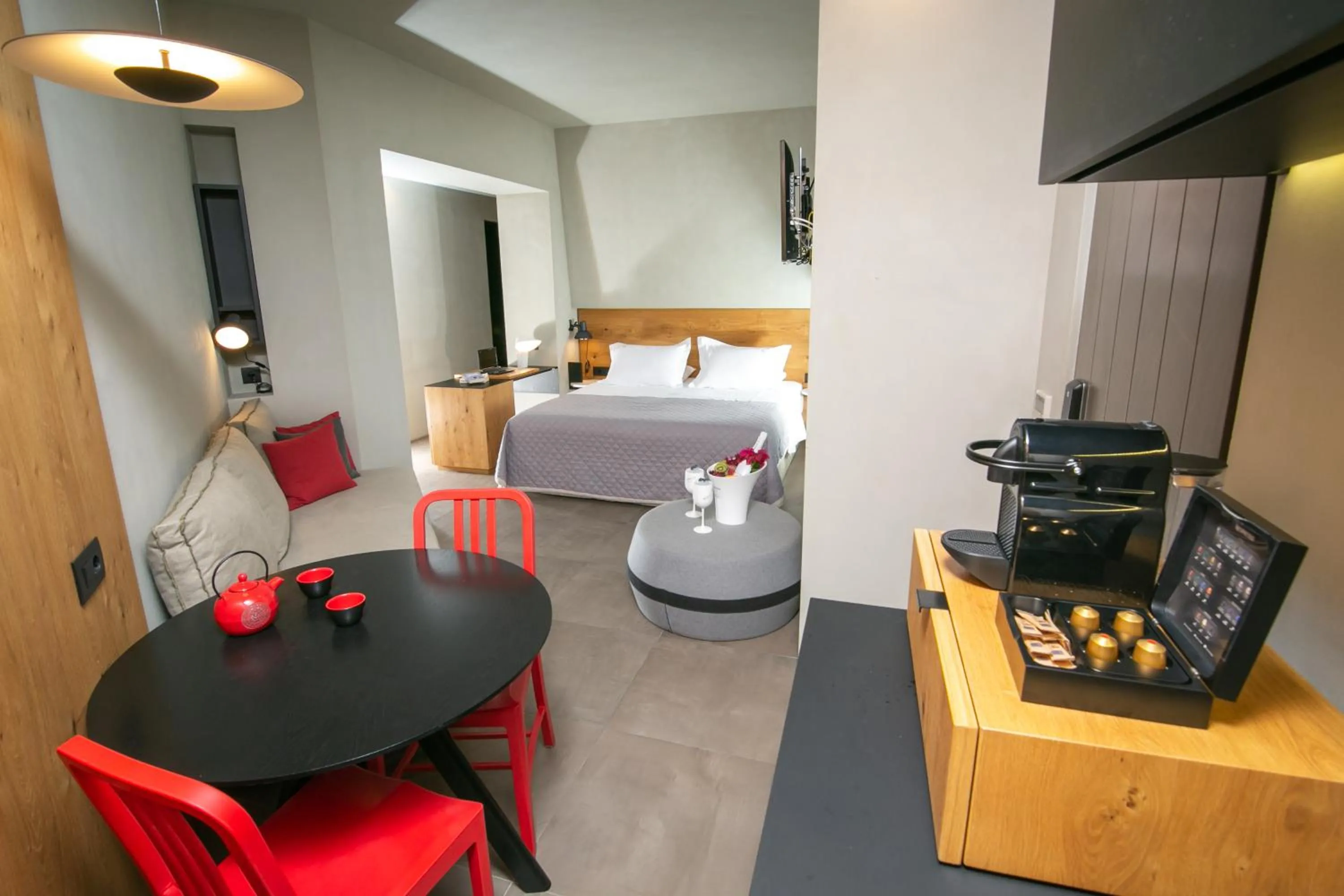 TV and multimedia in Marquise Suites - Adults Only