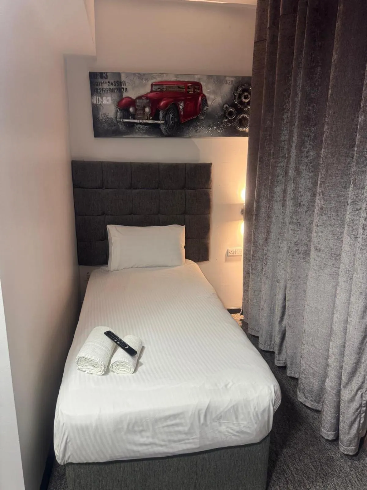 Bed in Trivelles Regency, Nottingham