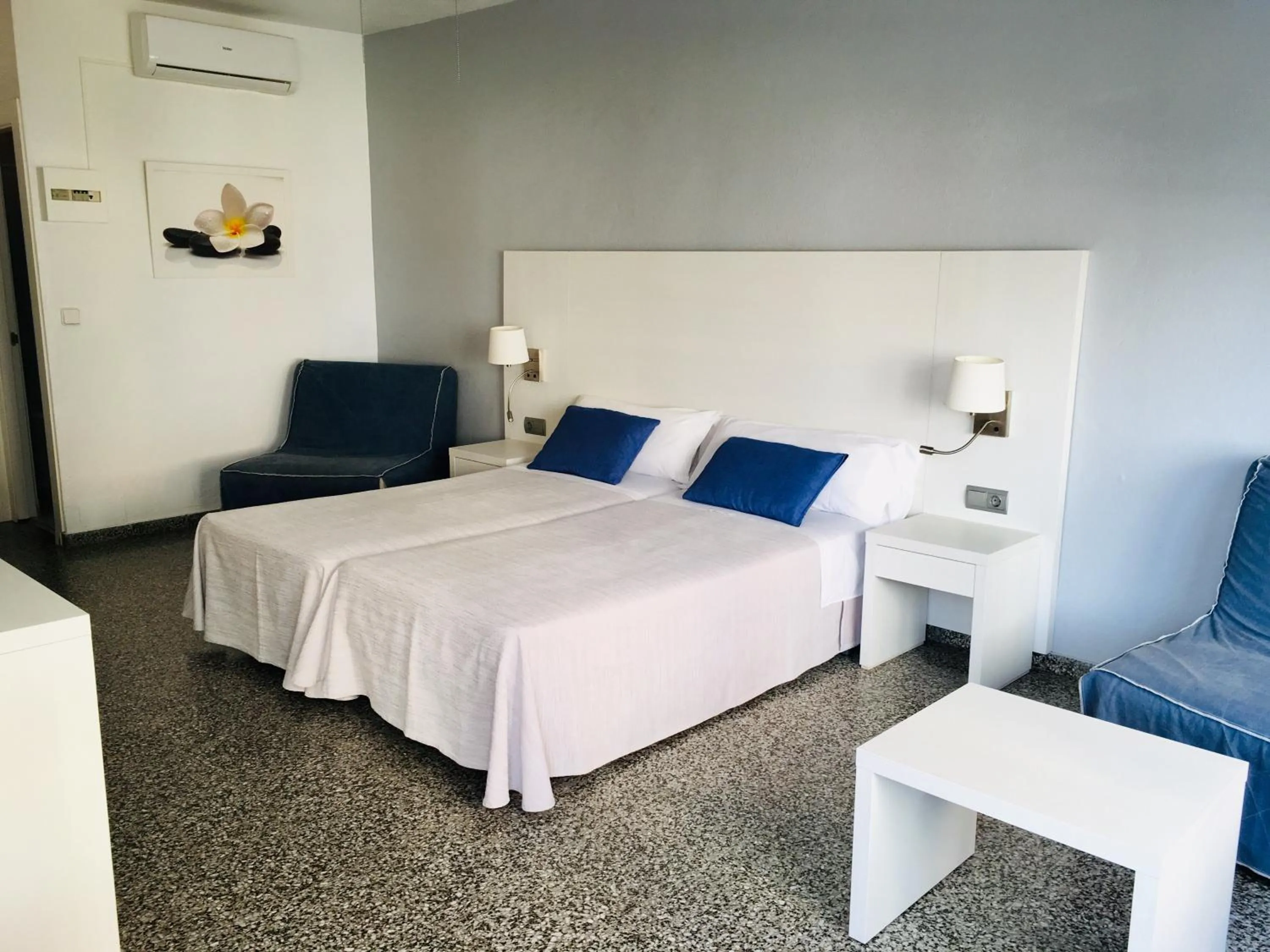 Decorative detail in Hostal Pitiusa