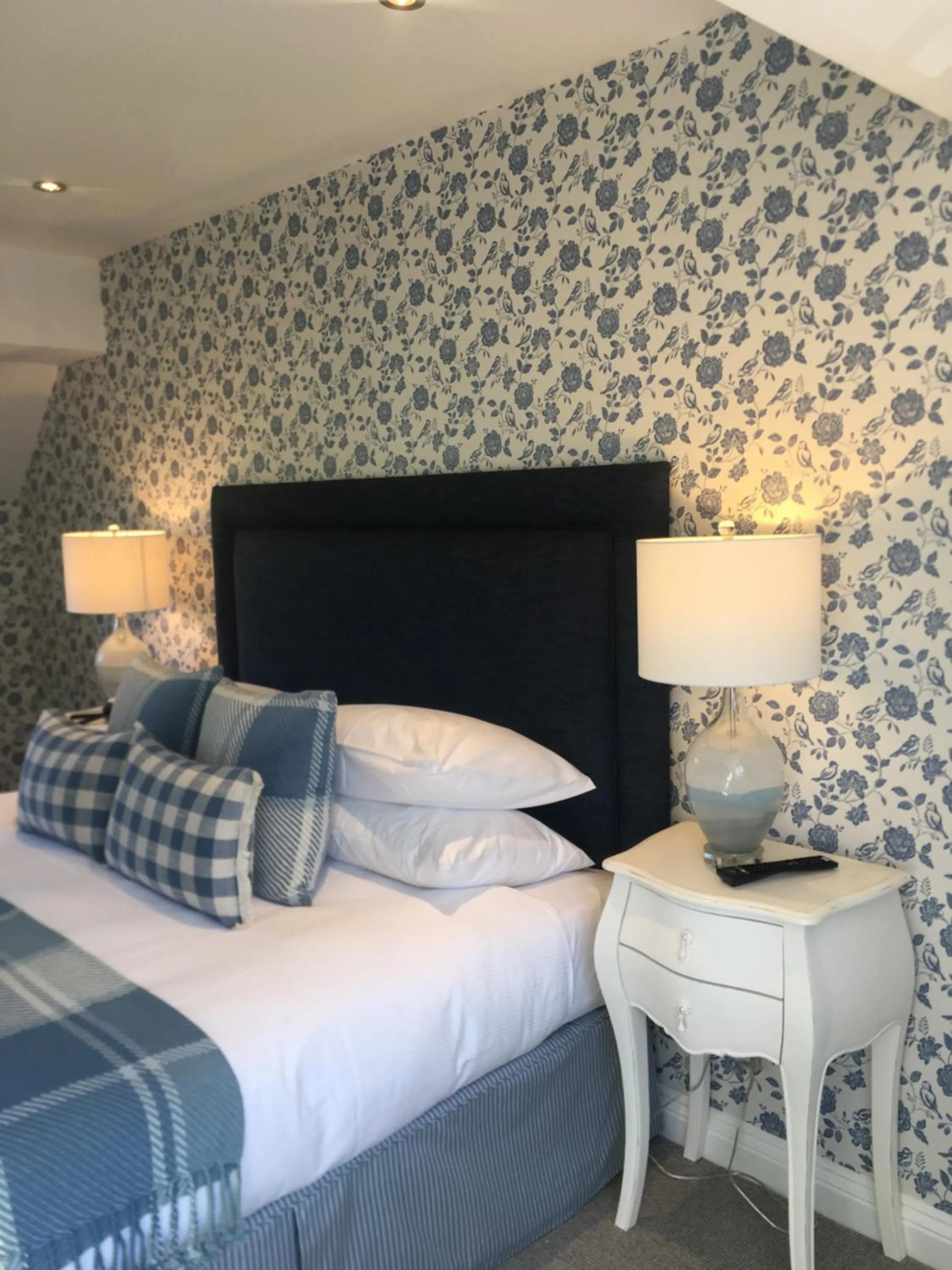 Bed in The George Great Oxendon