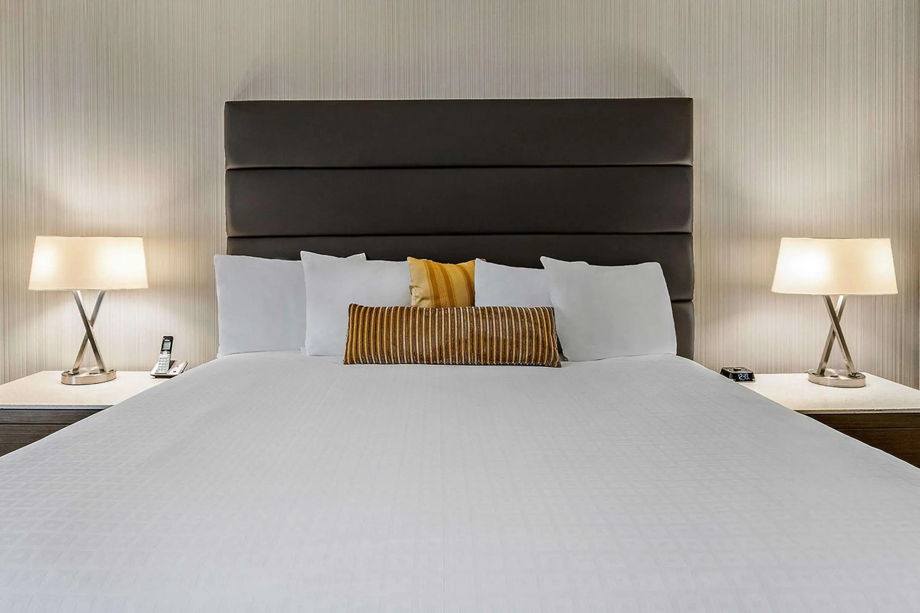 Executive King Room in Best Western Premier Calgary Plaza Hotel & Conference Centre Executive King Room in Best Western Premier Calgary Plaza Hotel & Conference Centre