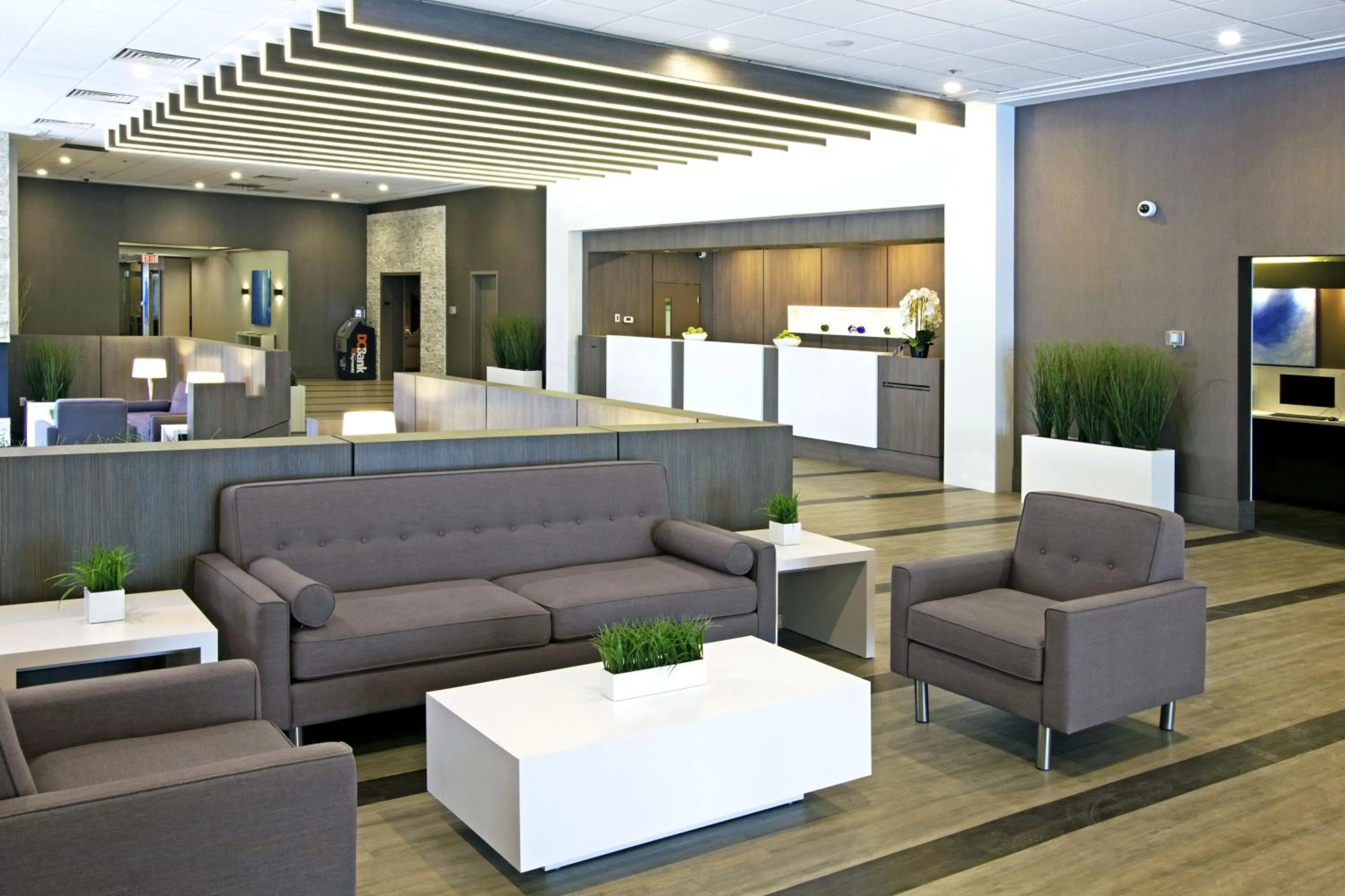 Lobby or reception in Best Western Premier Calgary Plaza Hotel & Conference Centre