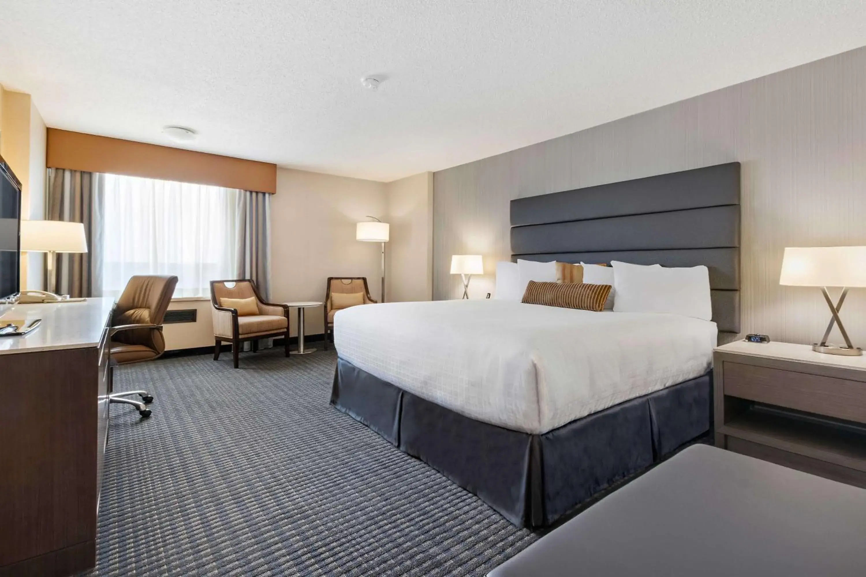 King Room - Non-Smoking in Best Western Premier Calgary Plaza Hotel & Conference Centre King Room - Non-Smoking in Best Western Premier Calgary Plaza Hotel & Conference Centre