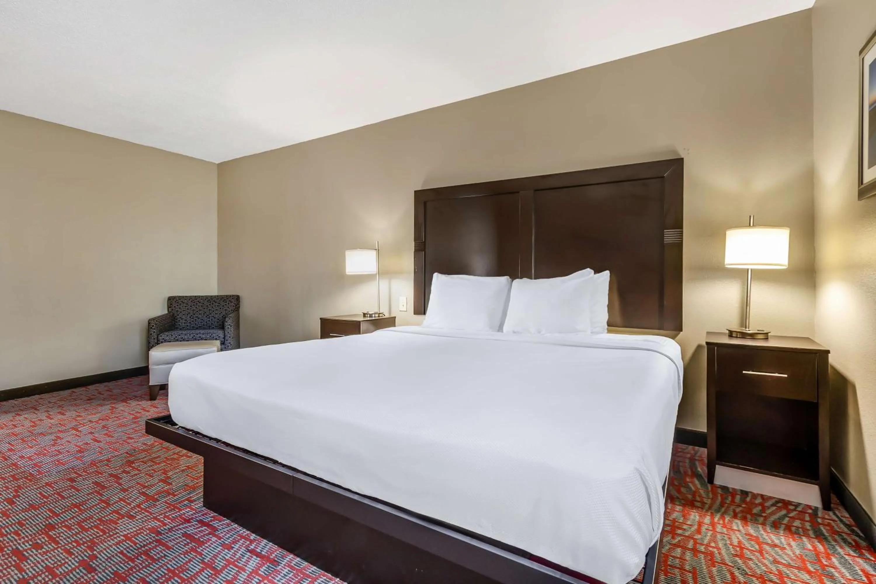 Bedroom in Best Western Airport Inn & Suites