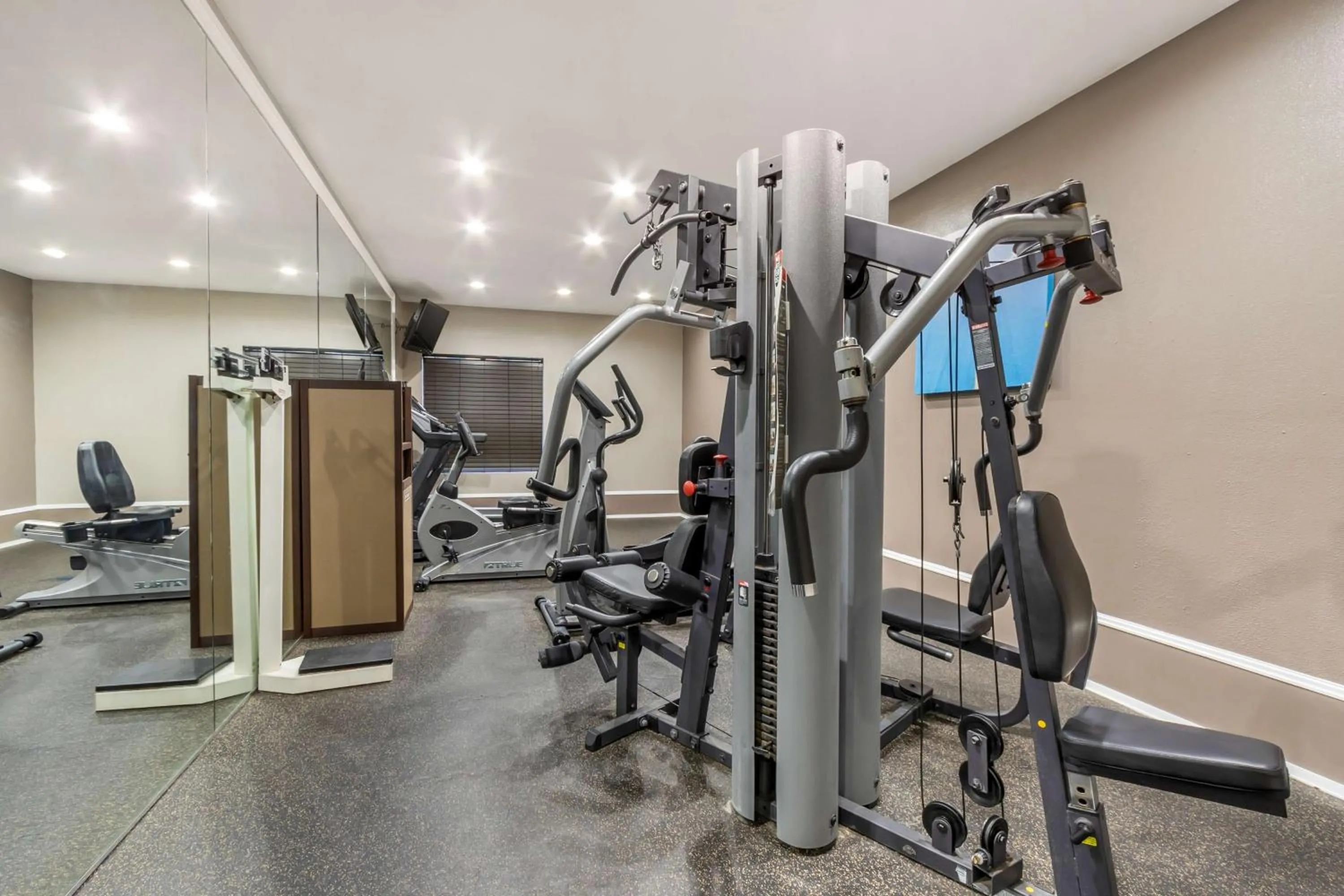 Fitness centre/facilities in Best Western Airport Inn & Suites