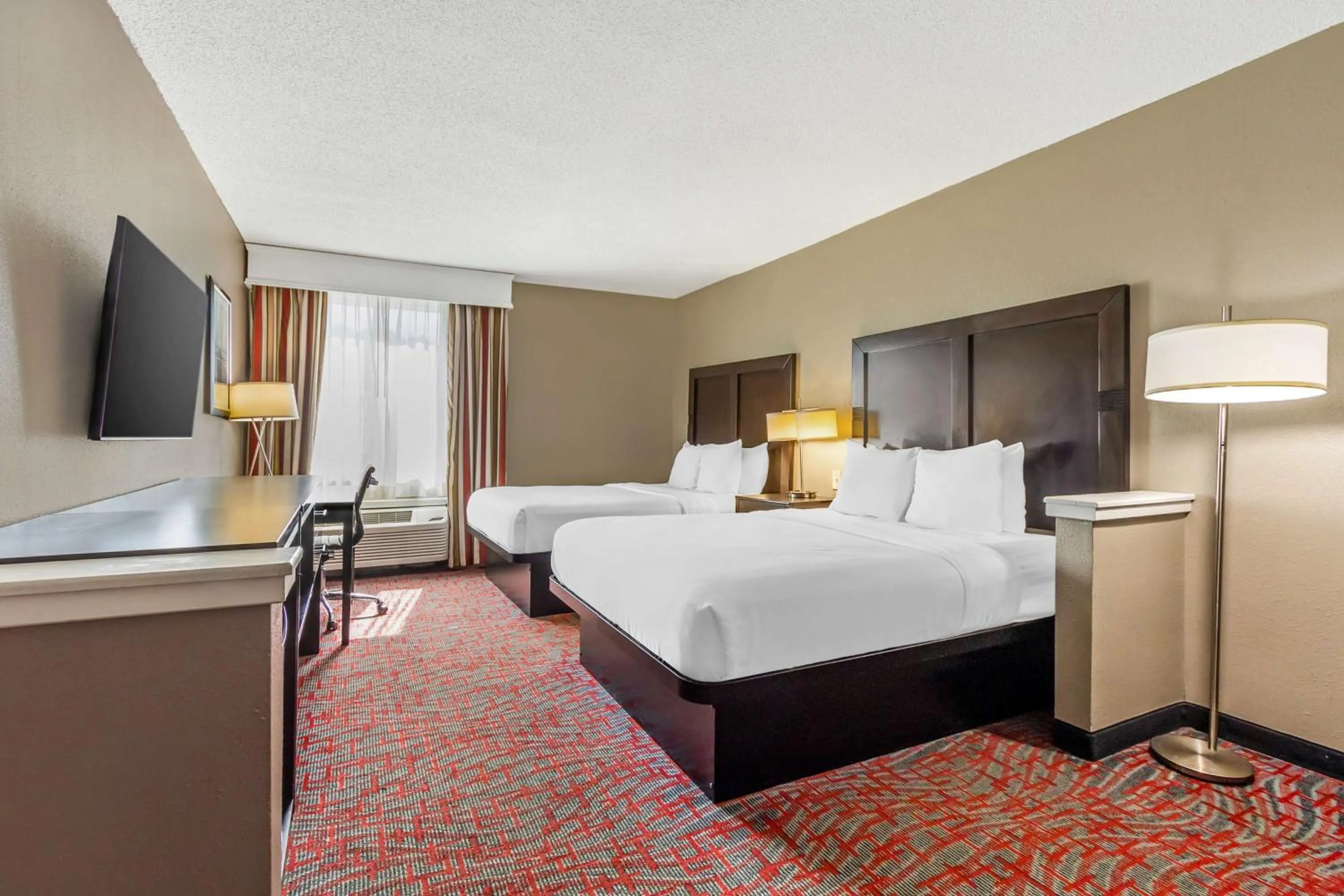 Bedroom in Best Western Airport Inn & Suites