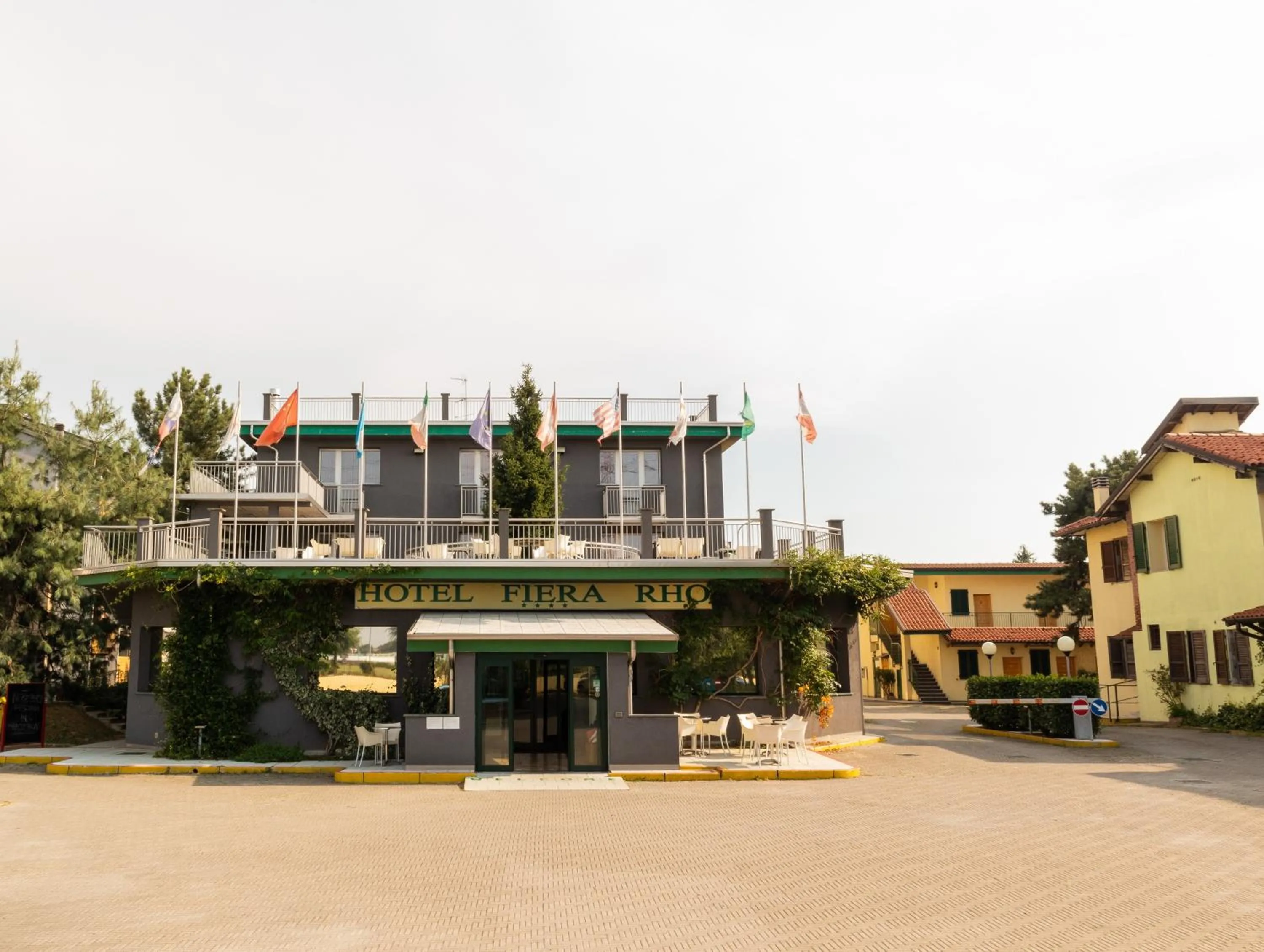Facade/entrance in Hotel Fiera Rho