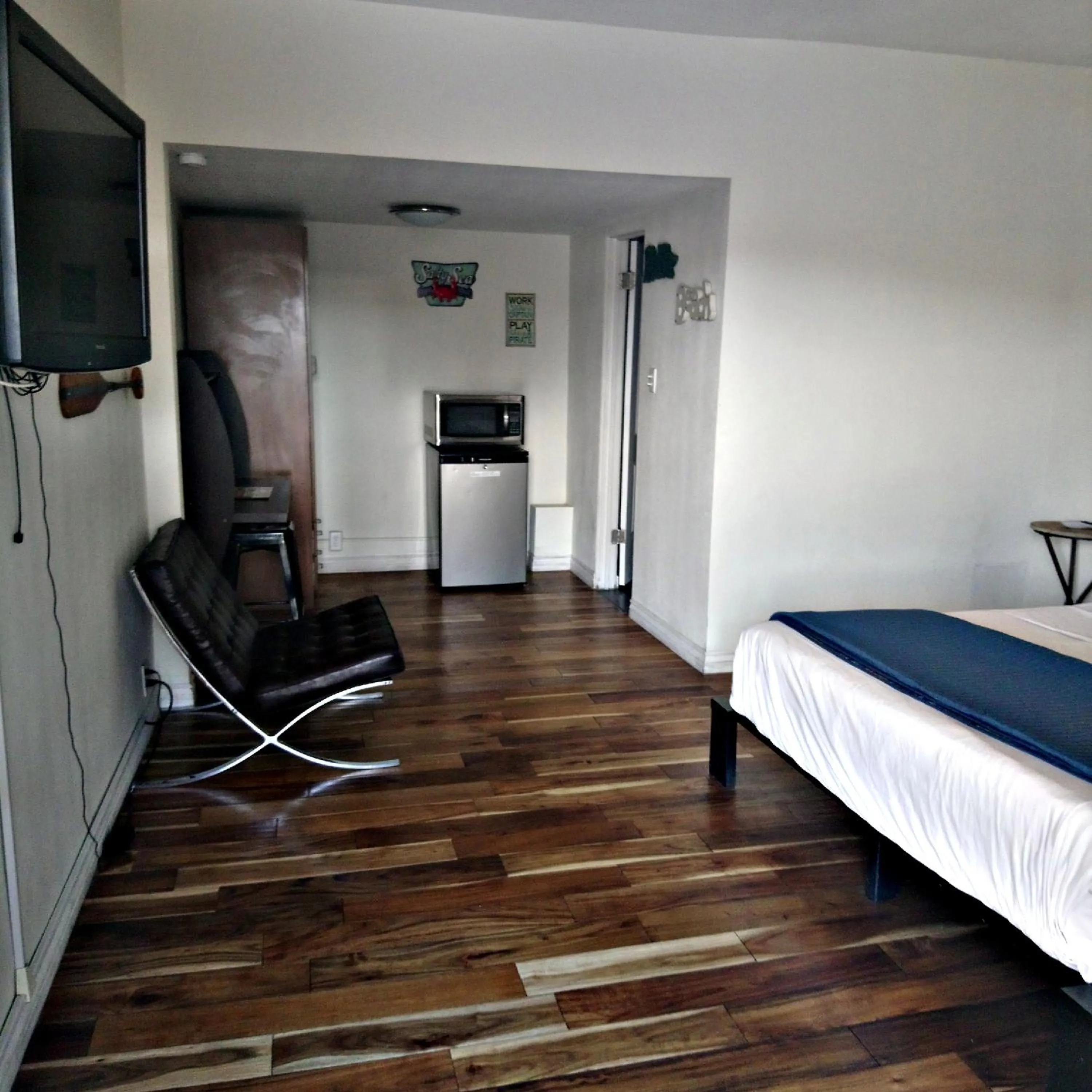 Bed in Desert Hills Motel