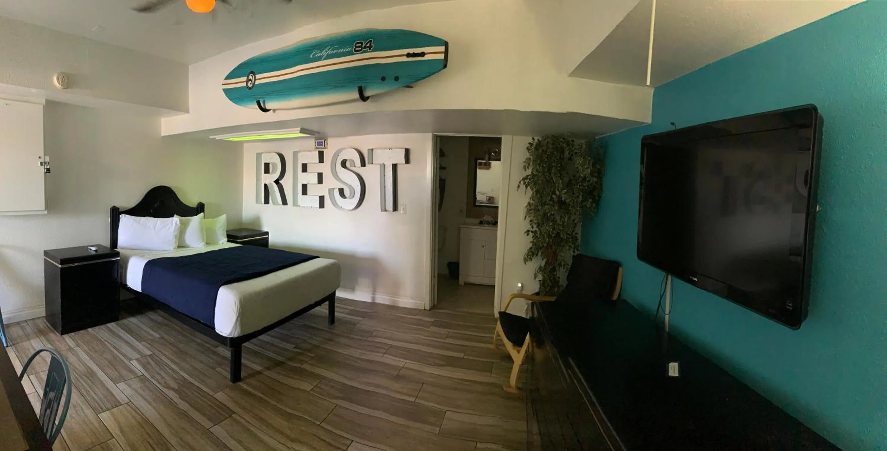 Bed in Desert Hills Motel