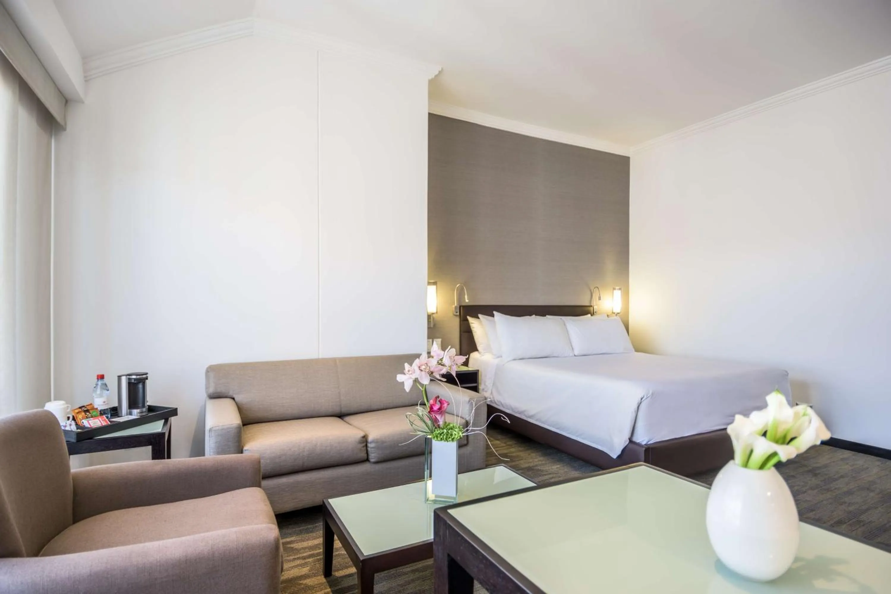 Photo of the whole room, Bed in NH Collection Quito Royal