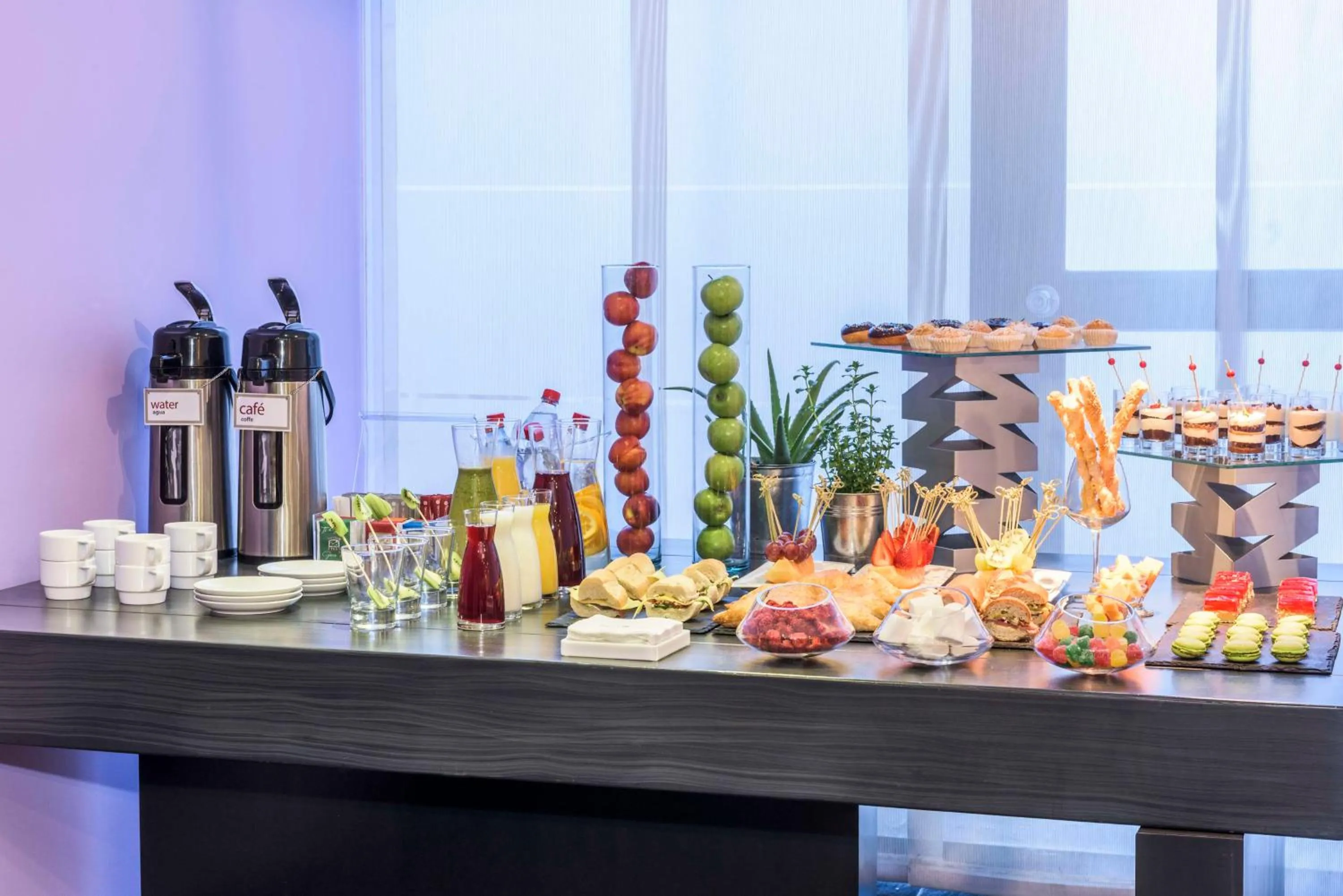 Food and drinks in NH Collection Quito Royal