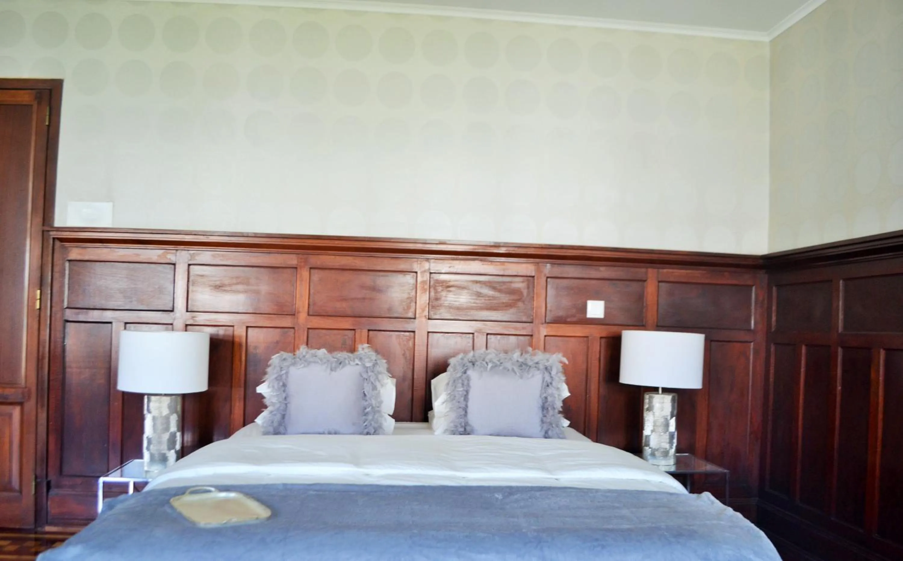 Bedroom, Bed in Feeling Eduardo VII