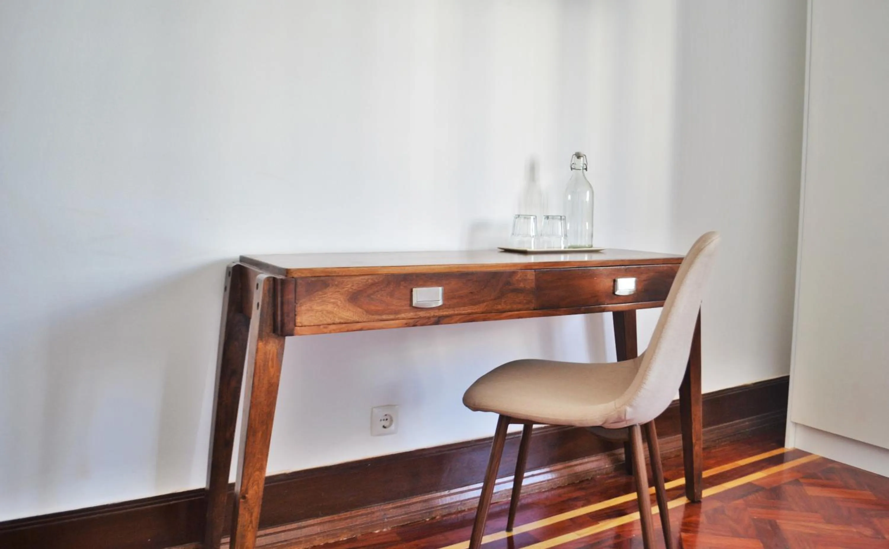 Decorative detail in Feeling Eduardo VII