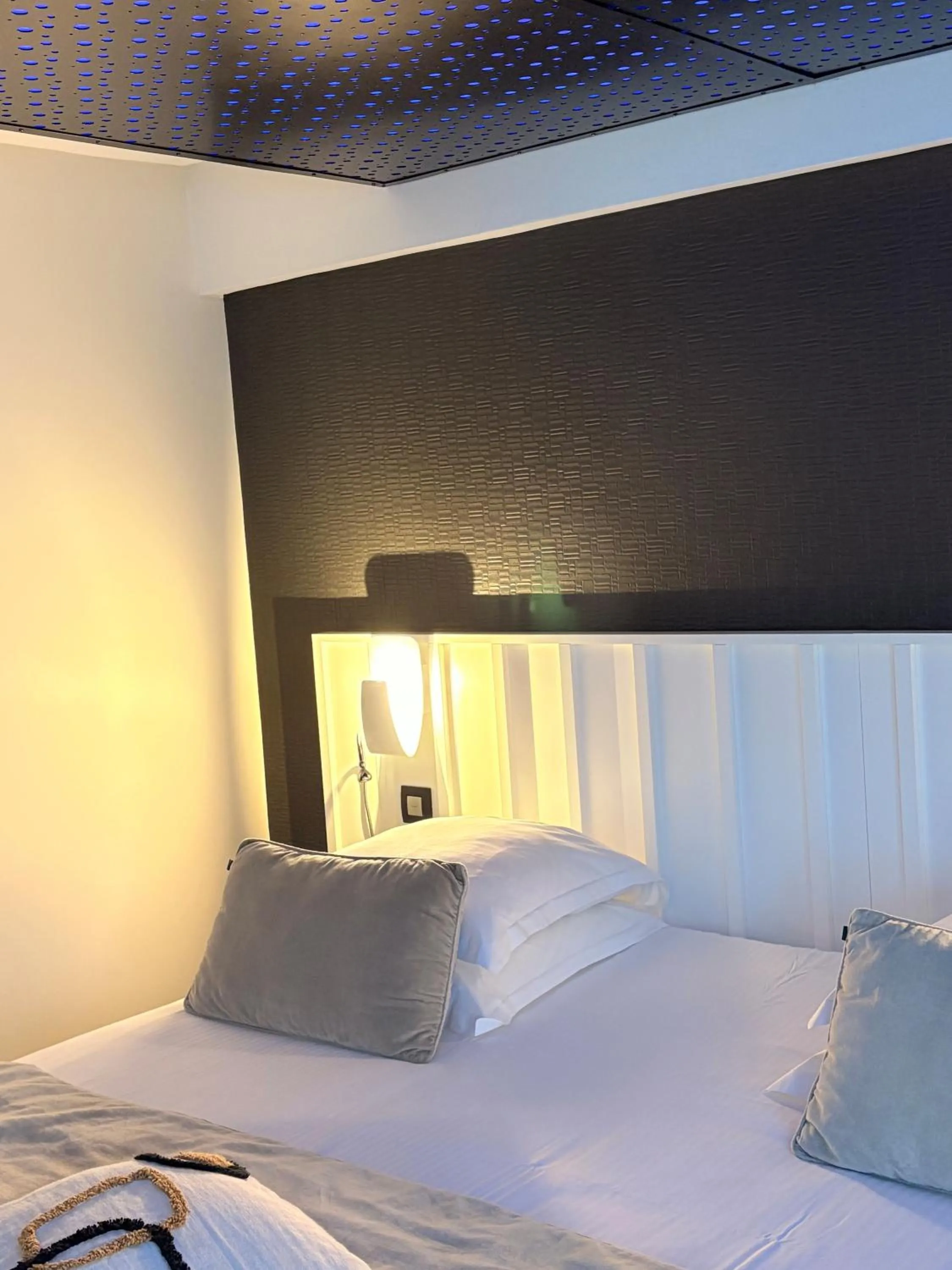 Bedroom, Bed in Hôtel La Fabrique