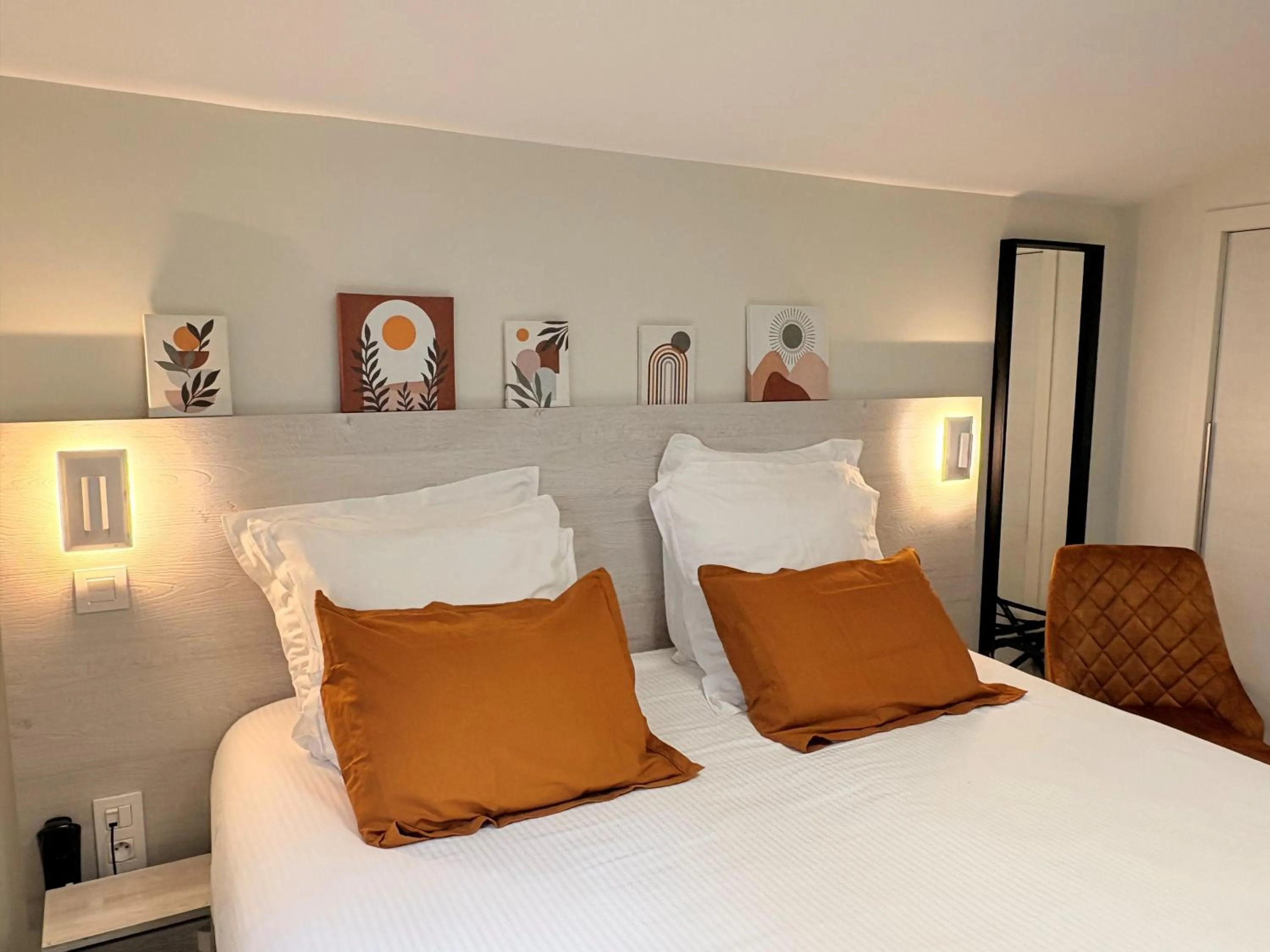 Bedroom, Bed in Hôtel La Fabrique