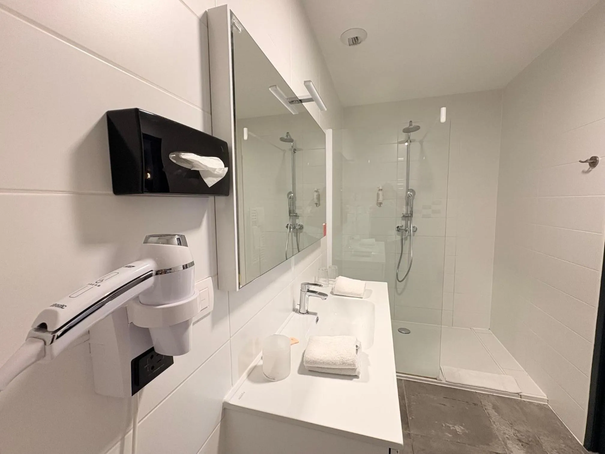 Bathroom in Hôtel La Fabrique