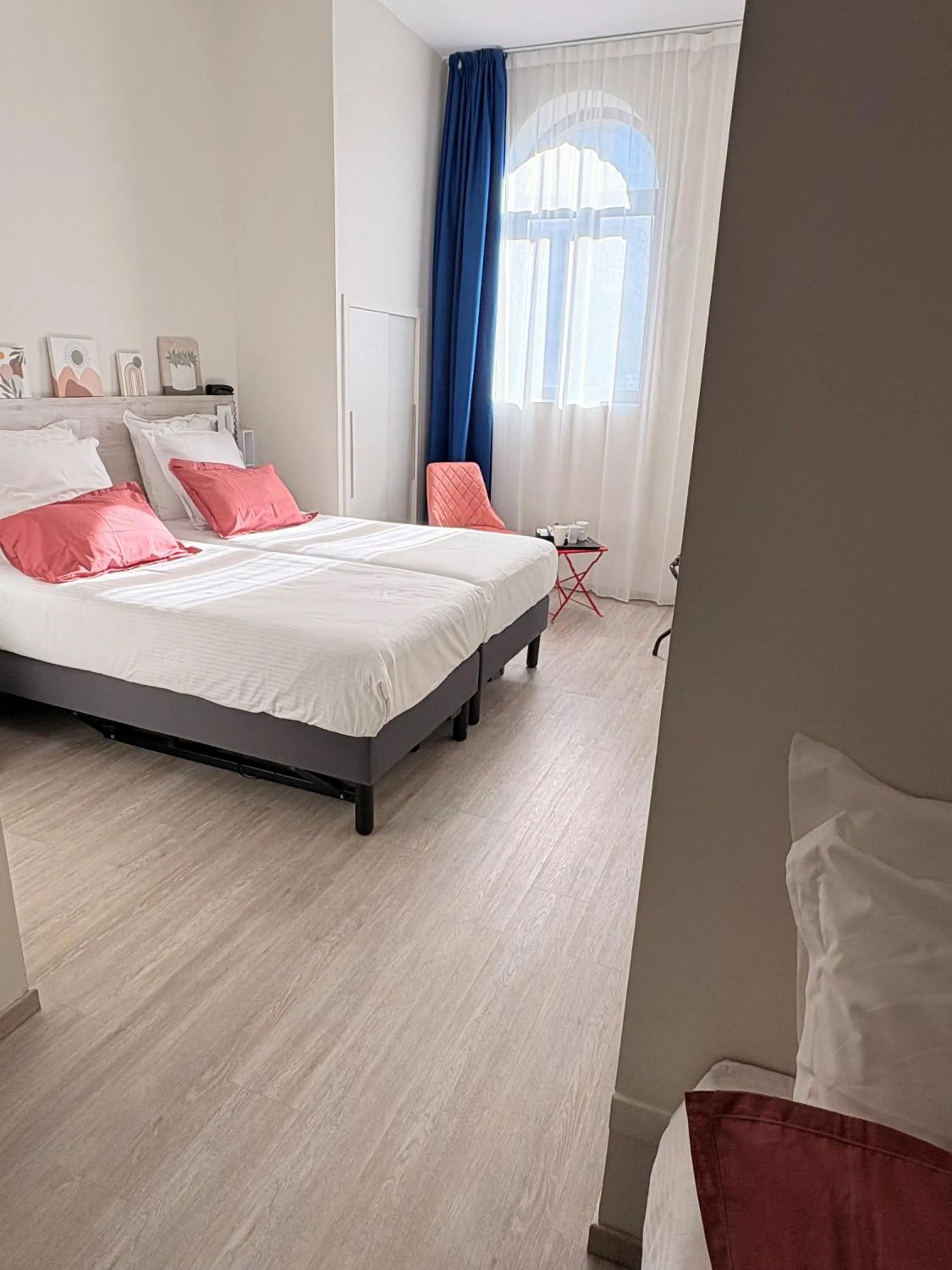 Bedroom, Bed in Hôtel La Fabrique