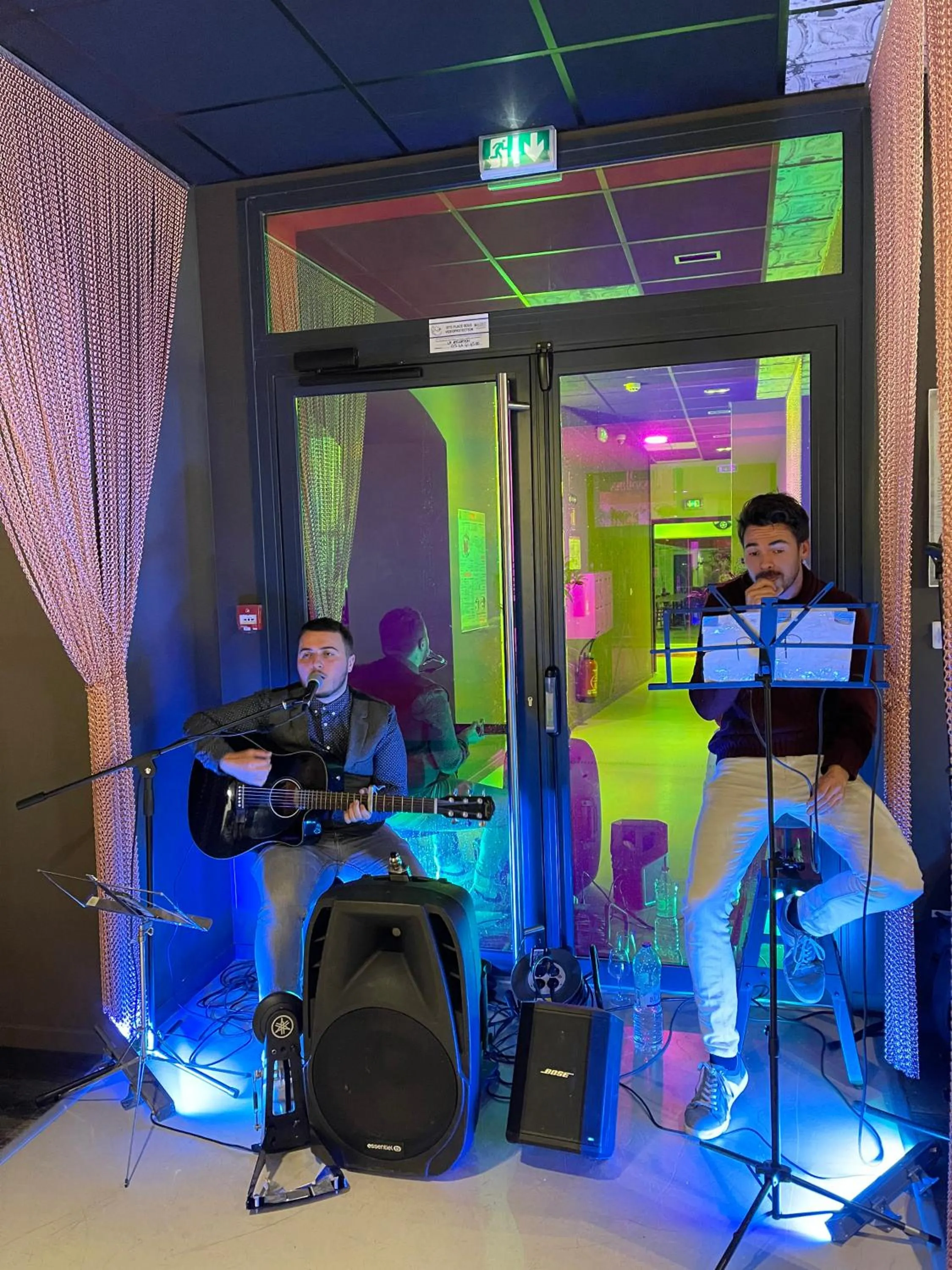 Lounge or bar in Hôtel La Fabrique