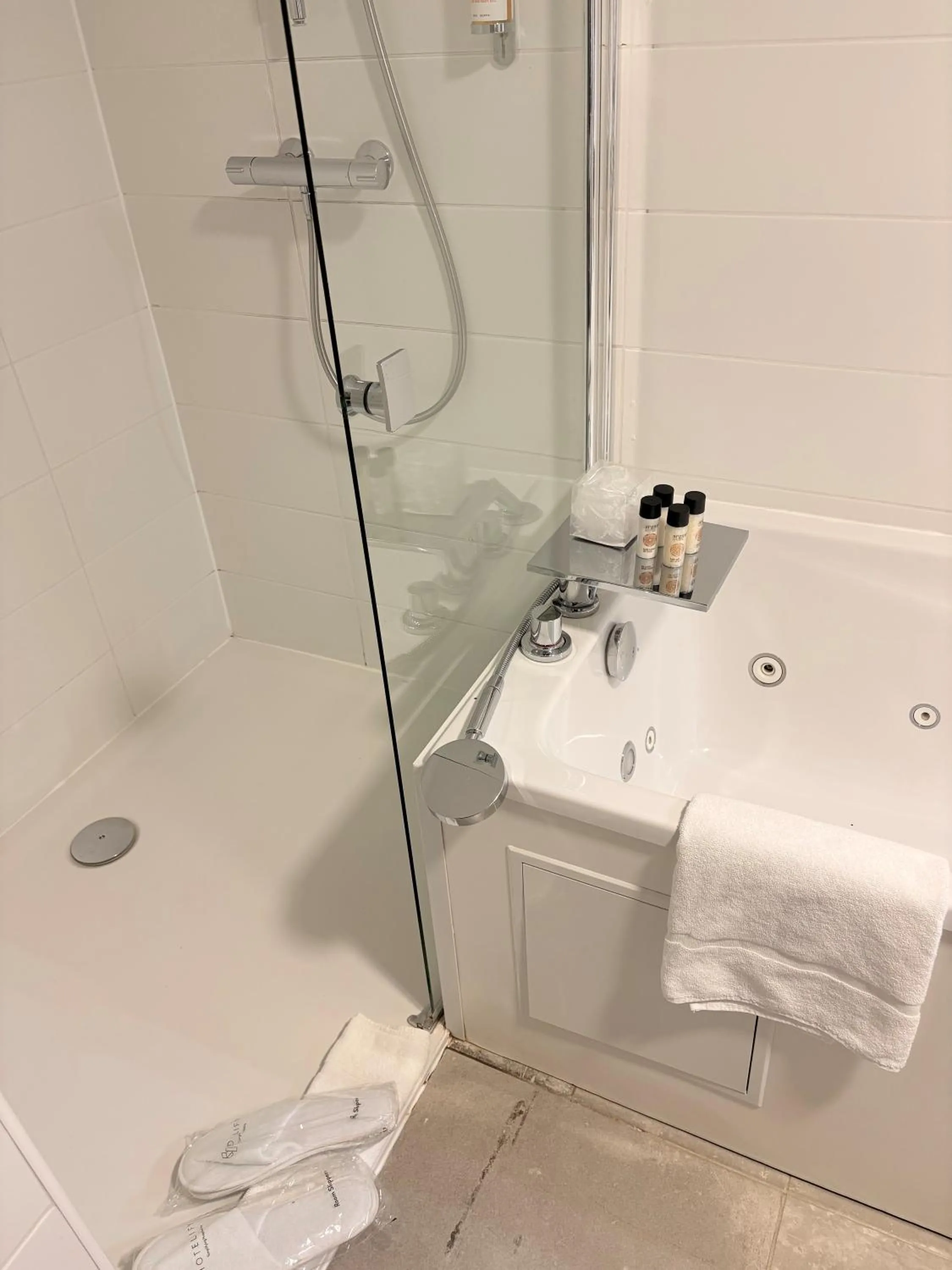 Bathroom in Hôtel La Fabrique