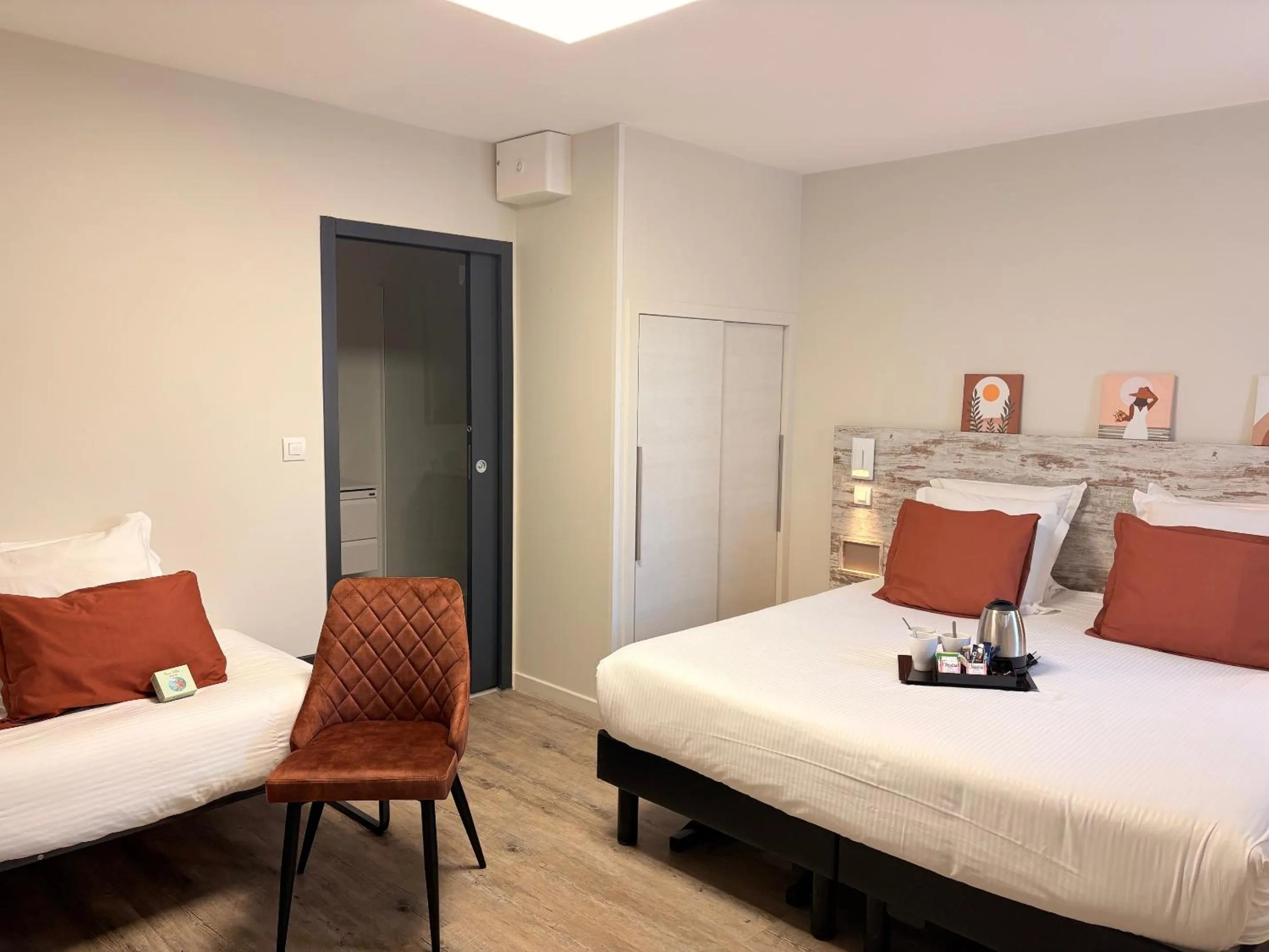 Bedroom, Bed in Hôtel La Fabrique