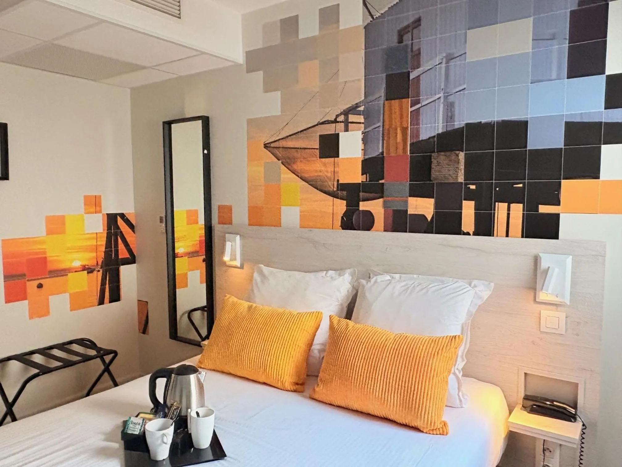 Bedroom, Bed in Hôtel La Fabrique