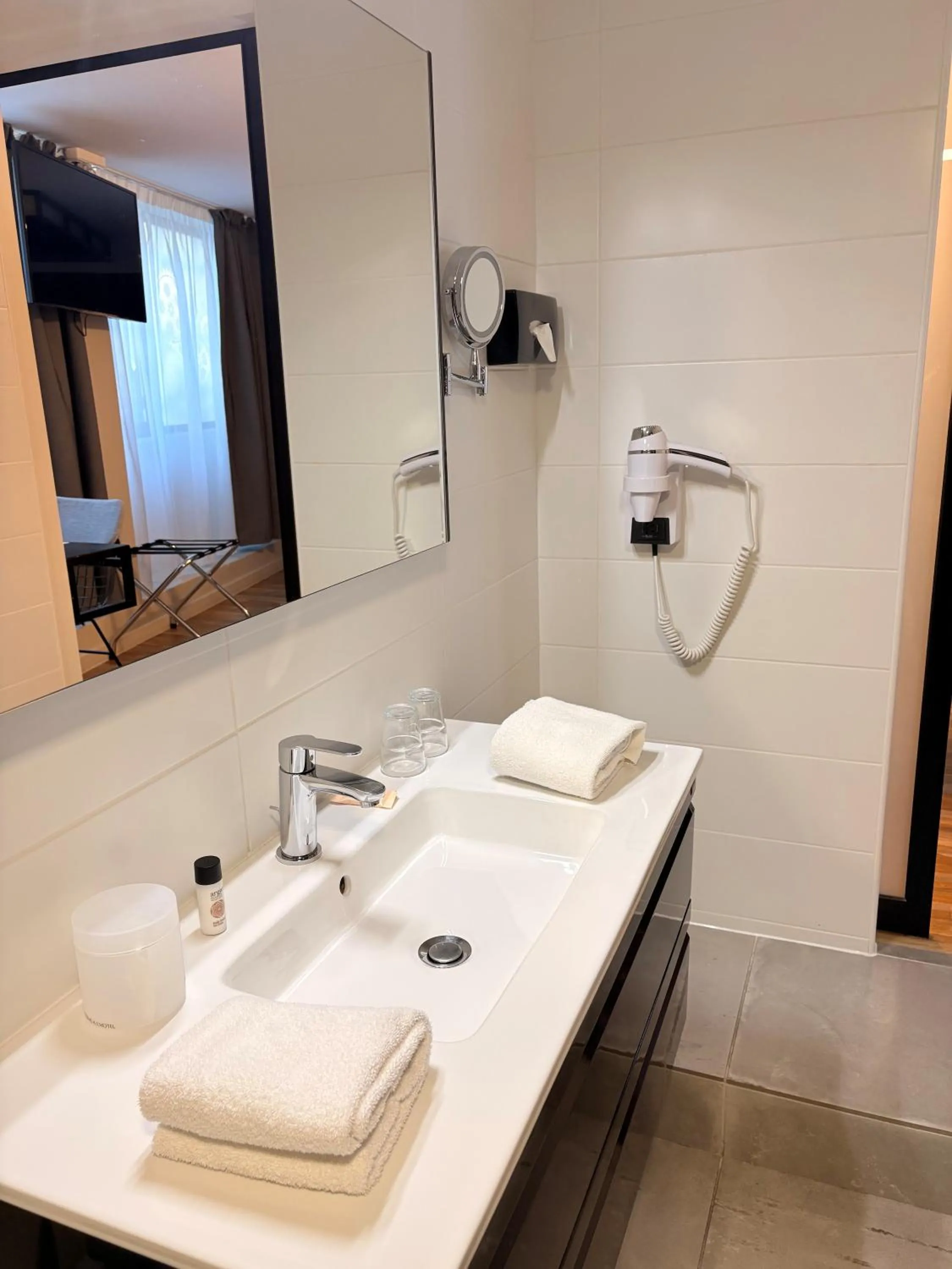 Bathroom in Hôtel La Fabrique