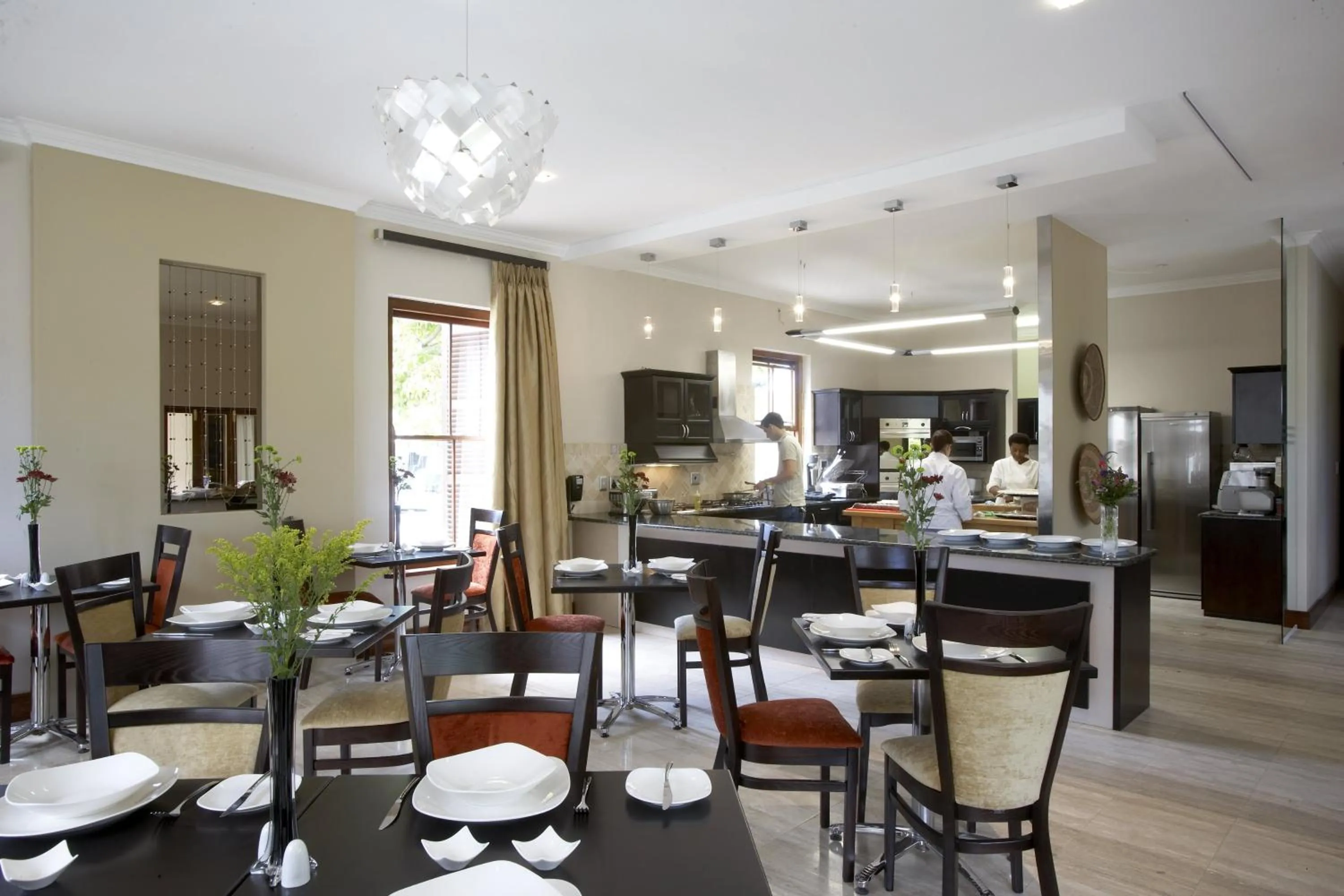 Restaurant/places to eat in Nova Constantia Boutique Residence