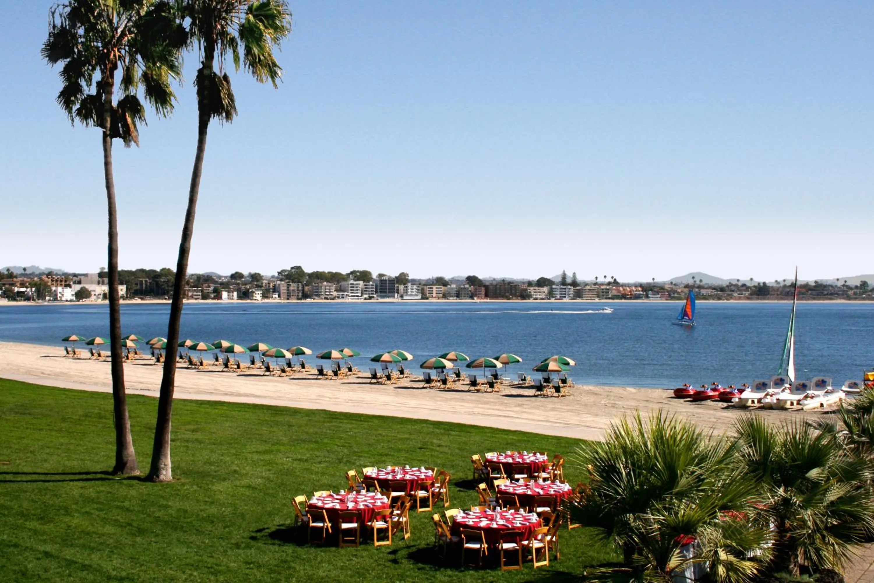 Area and facilities in Catamaran Resort Hotel and Spa