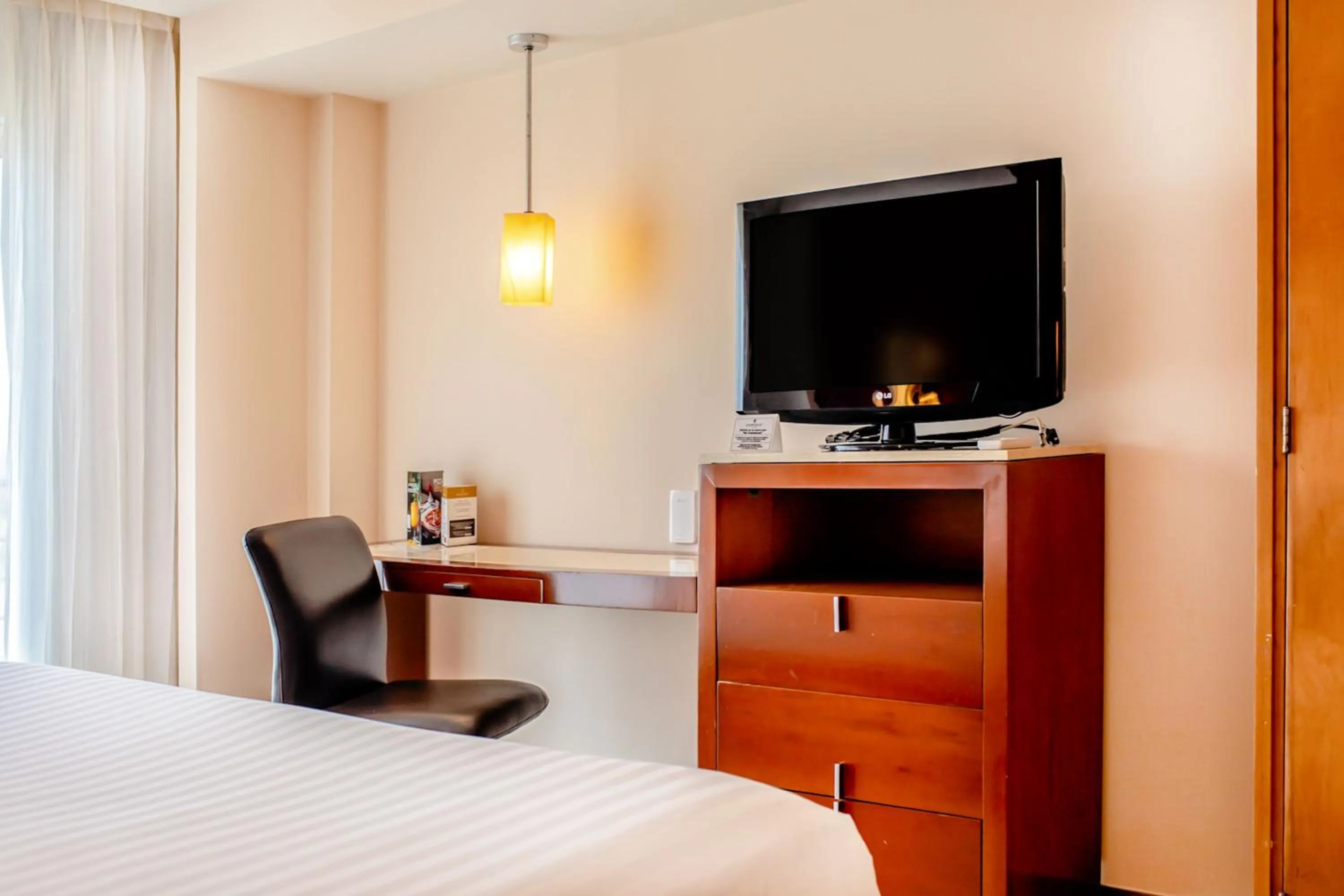 TV and multimedia, Bed in Emporio Veracruz