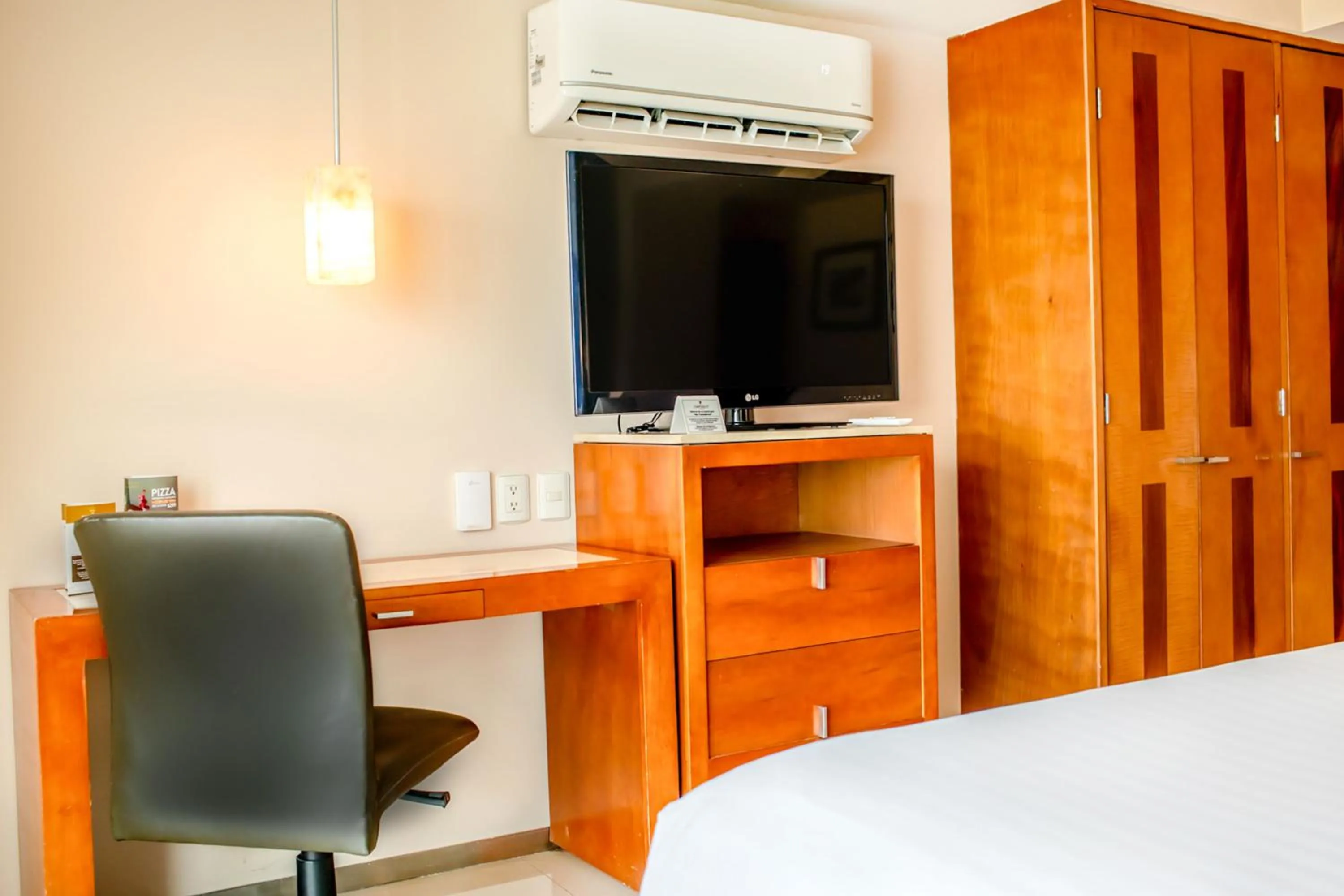 TV and multimedia, Bed in Emporio Veracruz