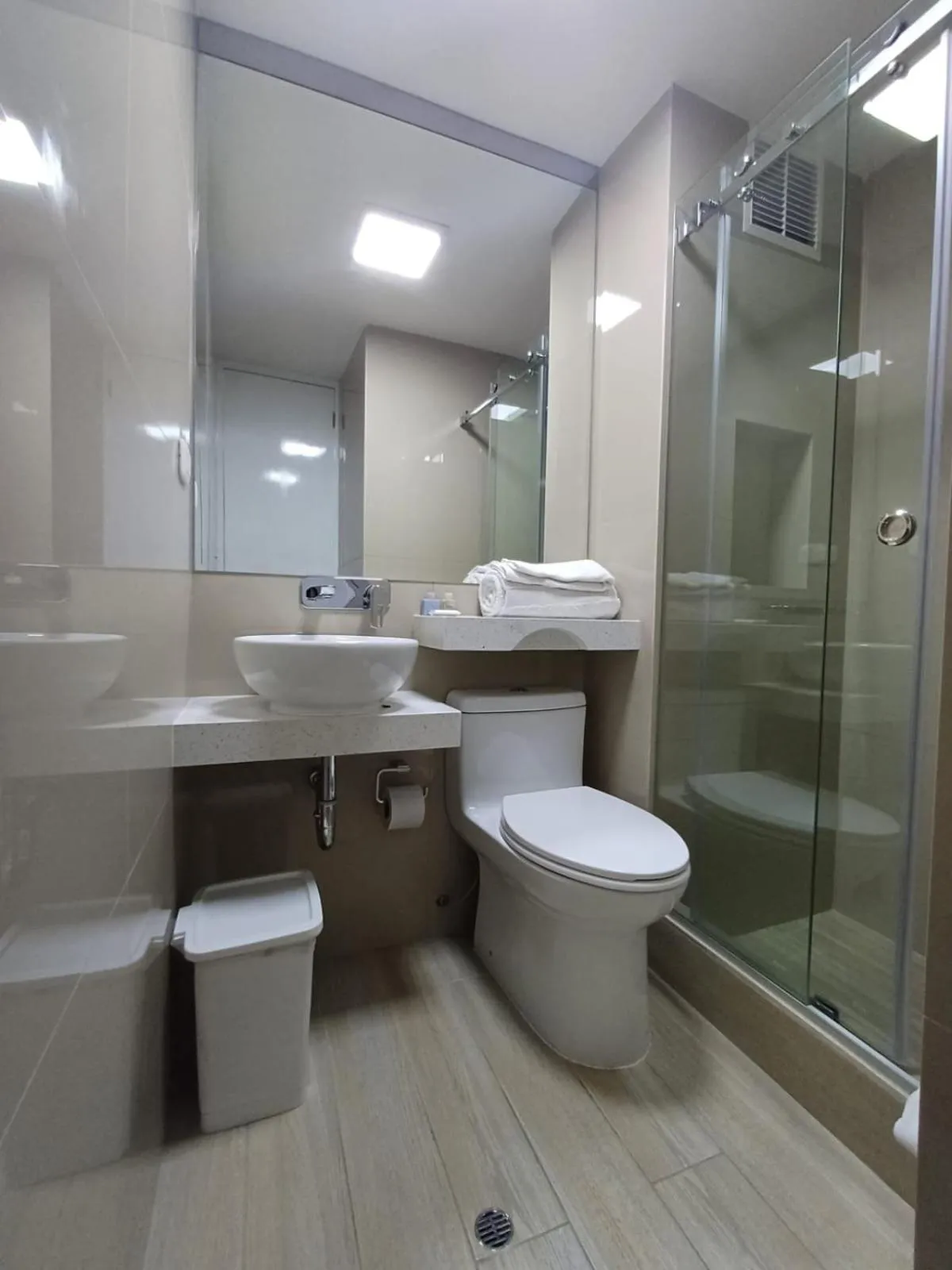 Bathroom in Natura Inn Hotel