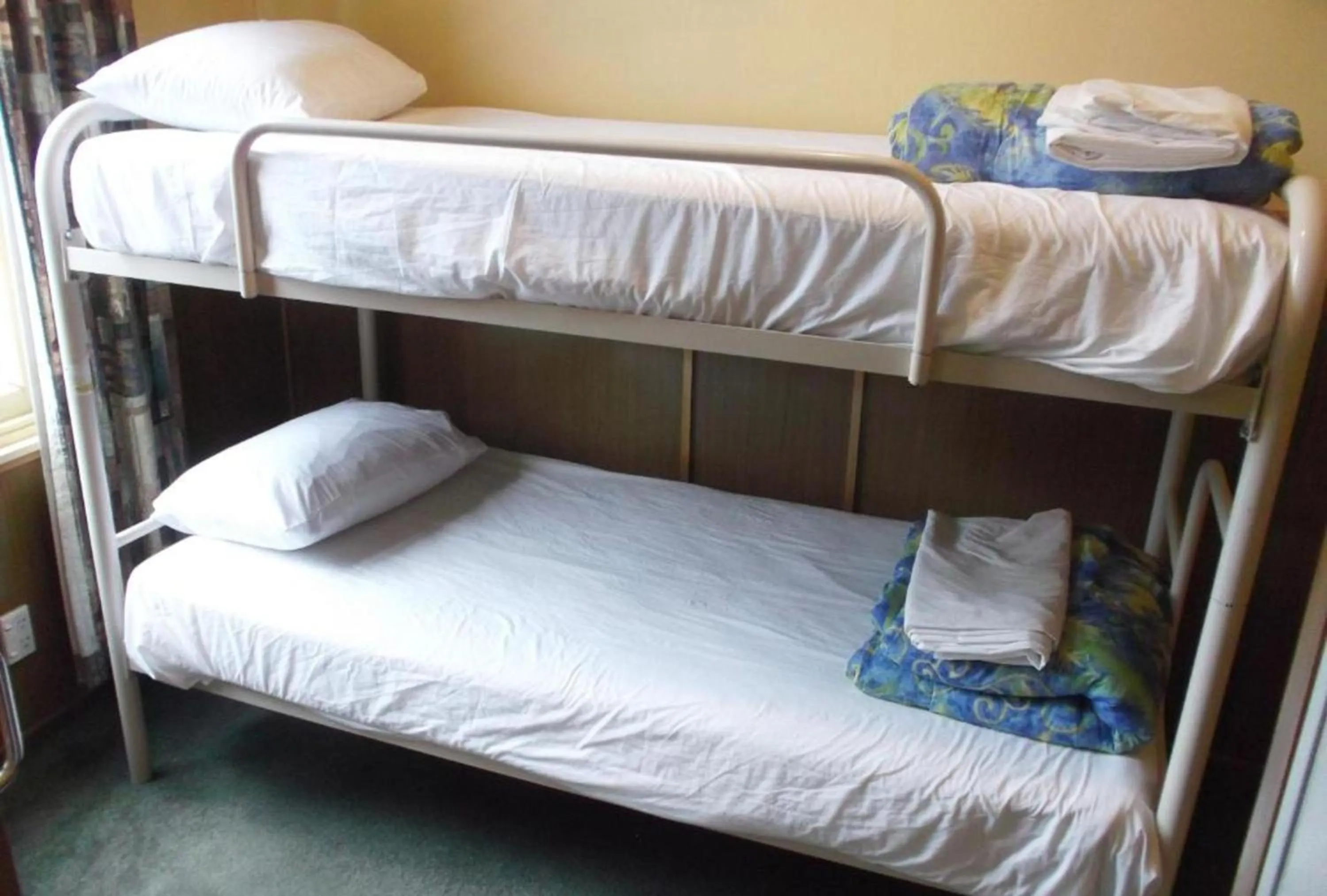 bunk bed, Bed in Leviathan Hotel