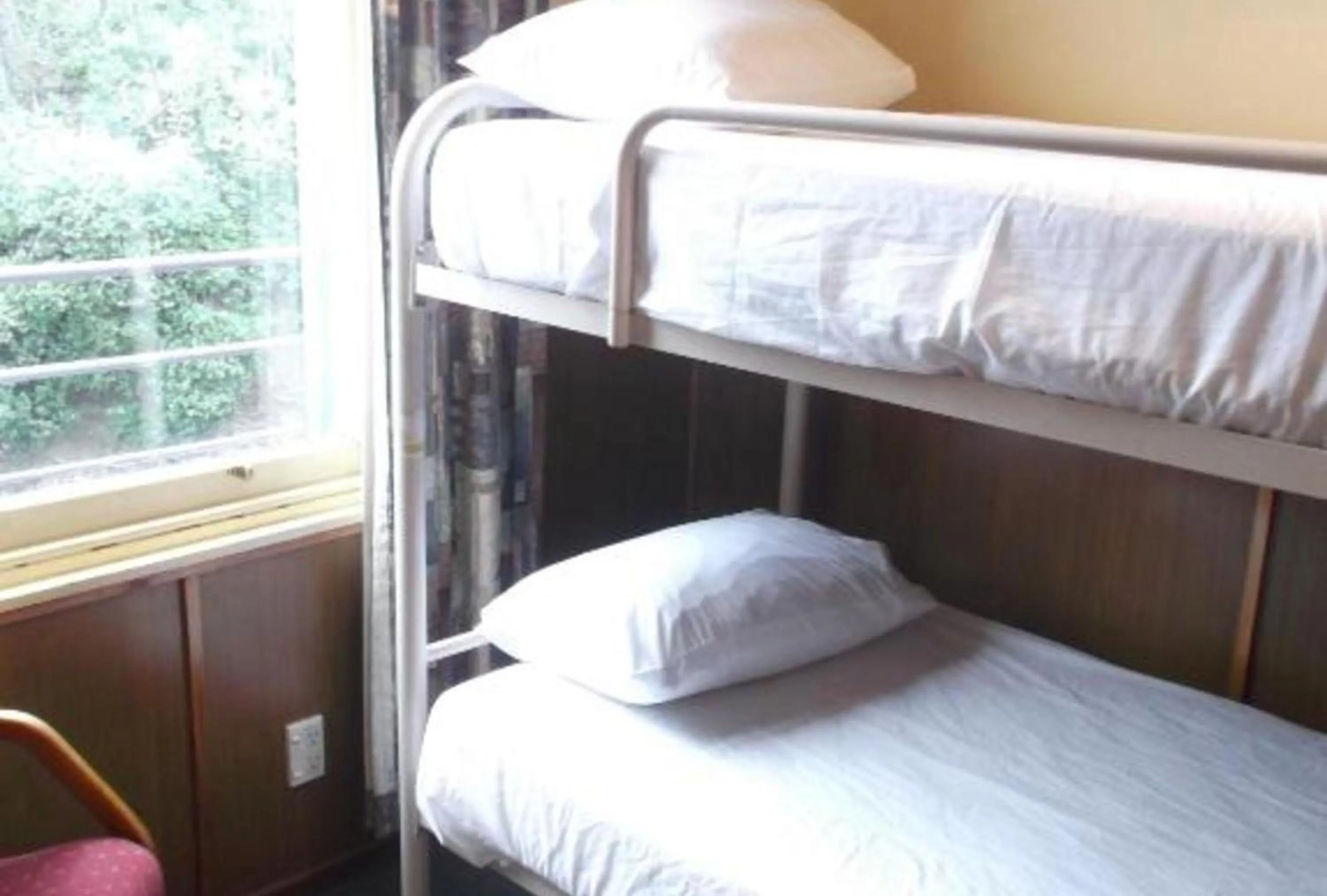 bunk bed, Bed in Leviathan Hotel