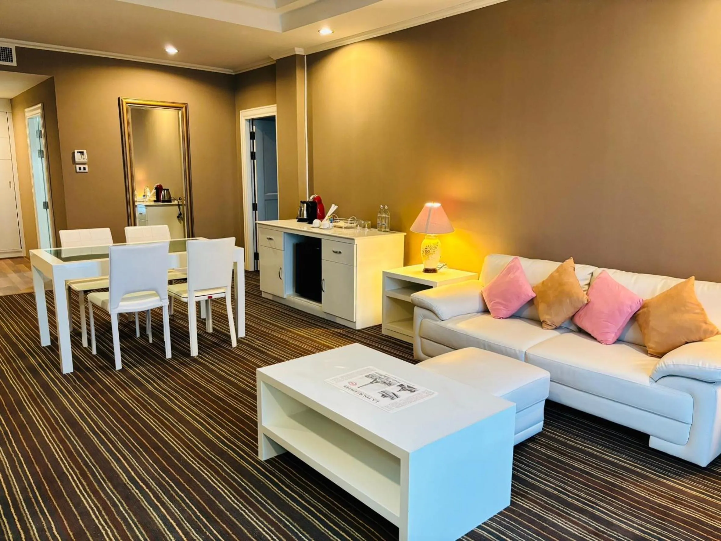 Living room in La Vie En Rose - SHA Plus