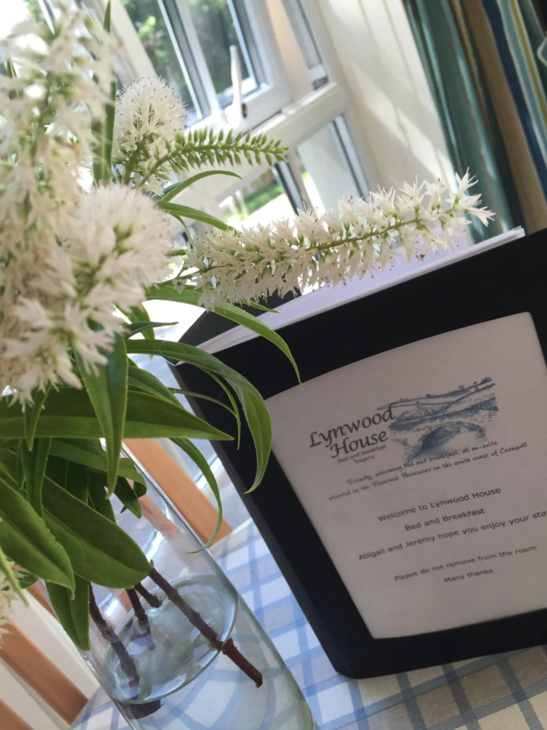 Property logo or sign in Lynwood House Bed and Breakfast