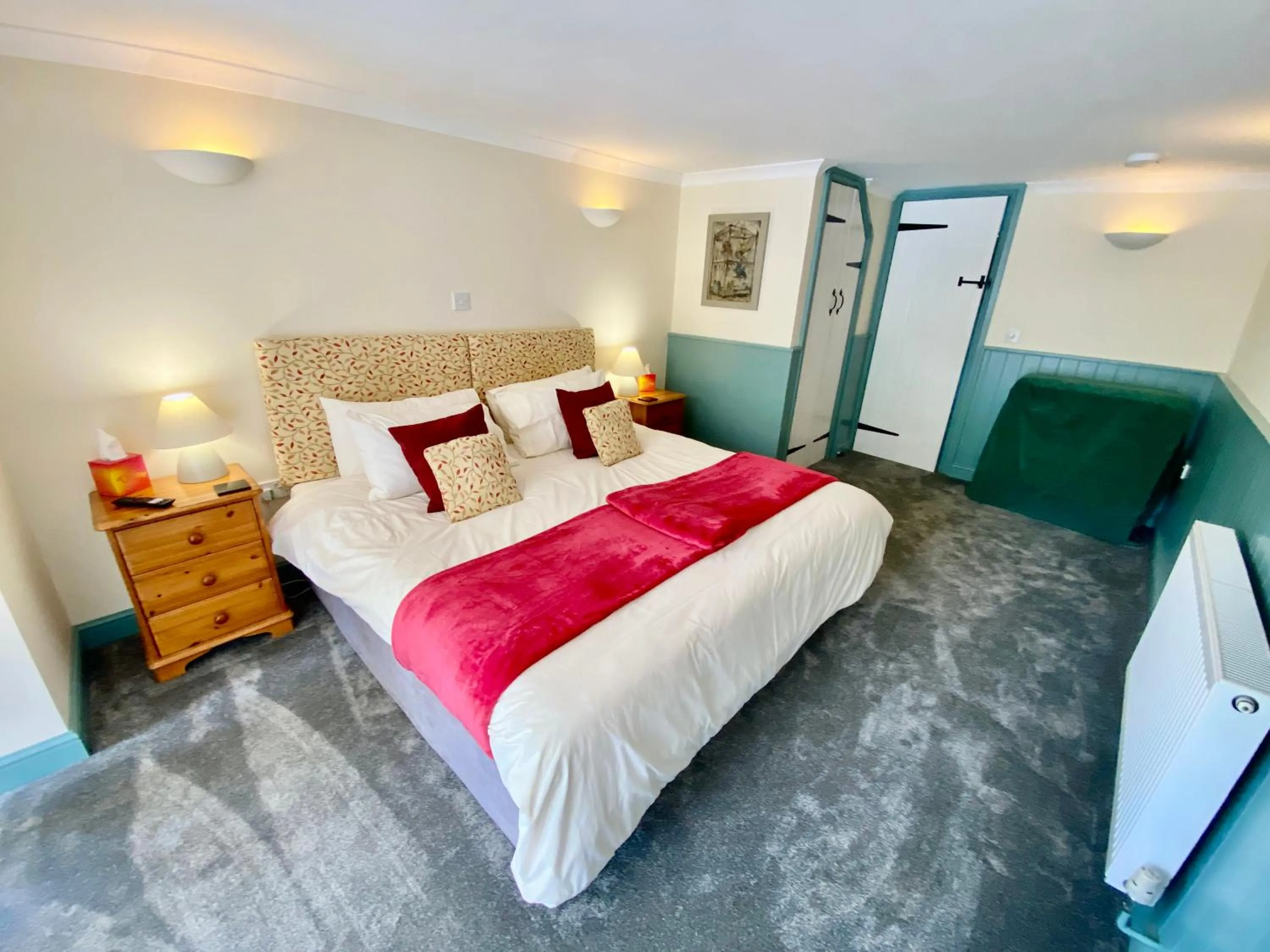 Bed in Lynwood House Bed and Breakfast