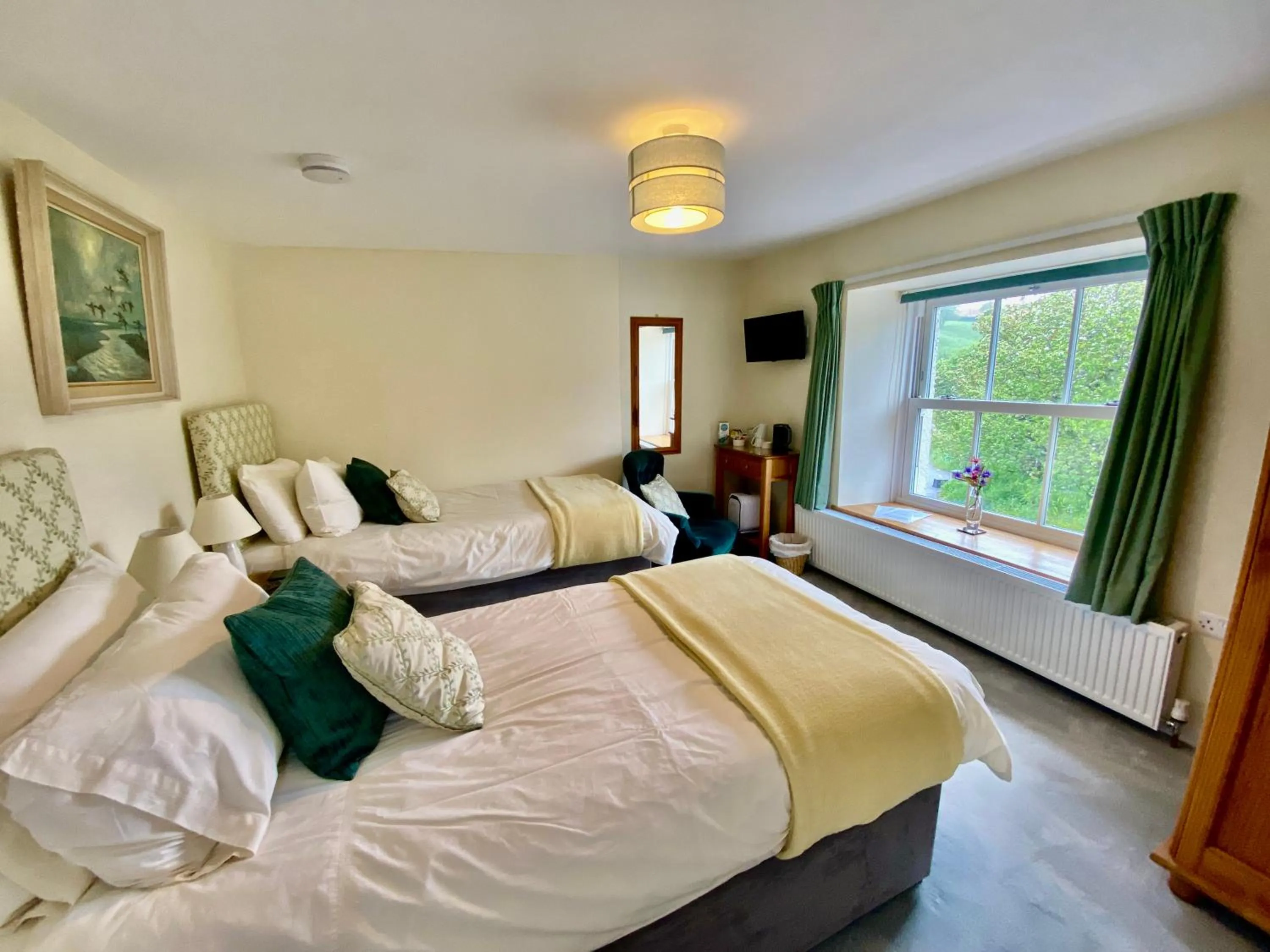 Bedroom, Bed in Lynwood House Bed and Breakfast