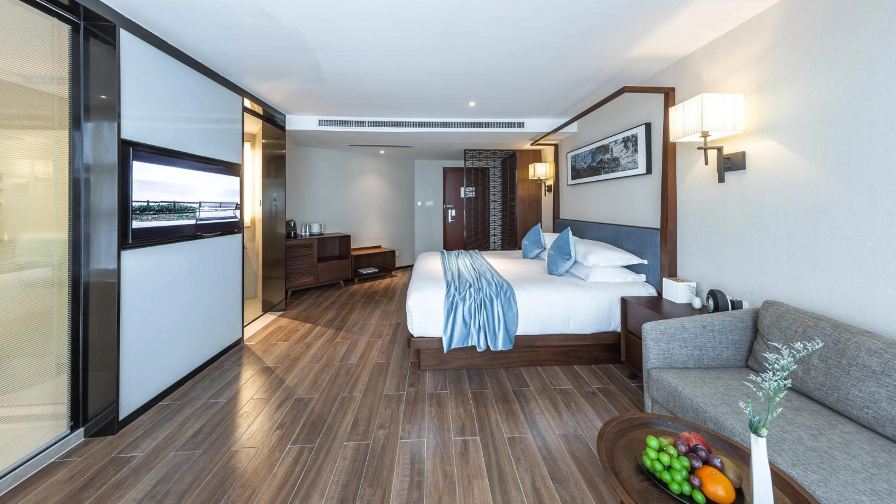 Bedroom, Bed in Pagoda Hotel Hangzhou West Lake Wulin - City Center and Family Friendly