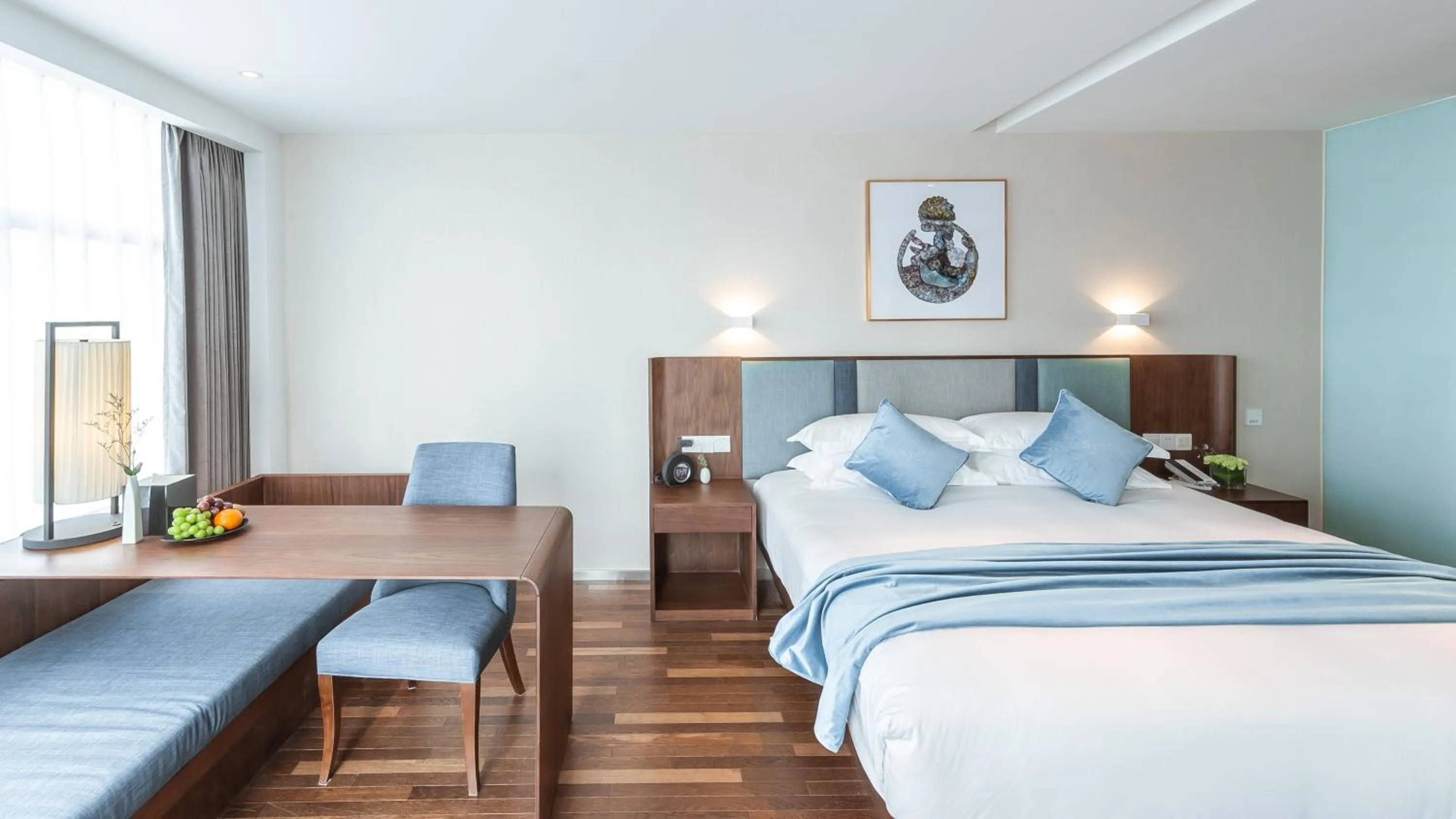 Bedroom, Bed in Pagoda Hotel Hangzhou West Lake Wulin - City Center and Family Friendly