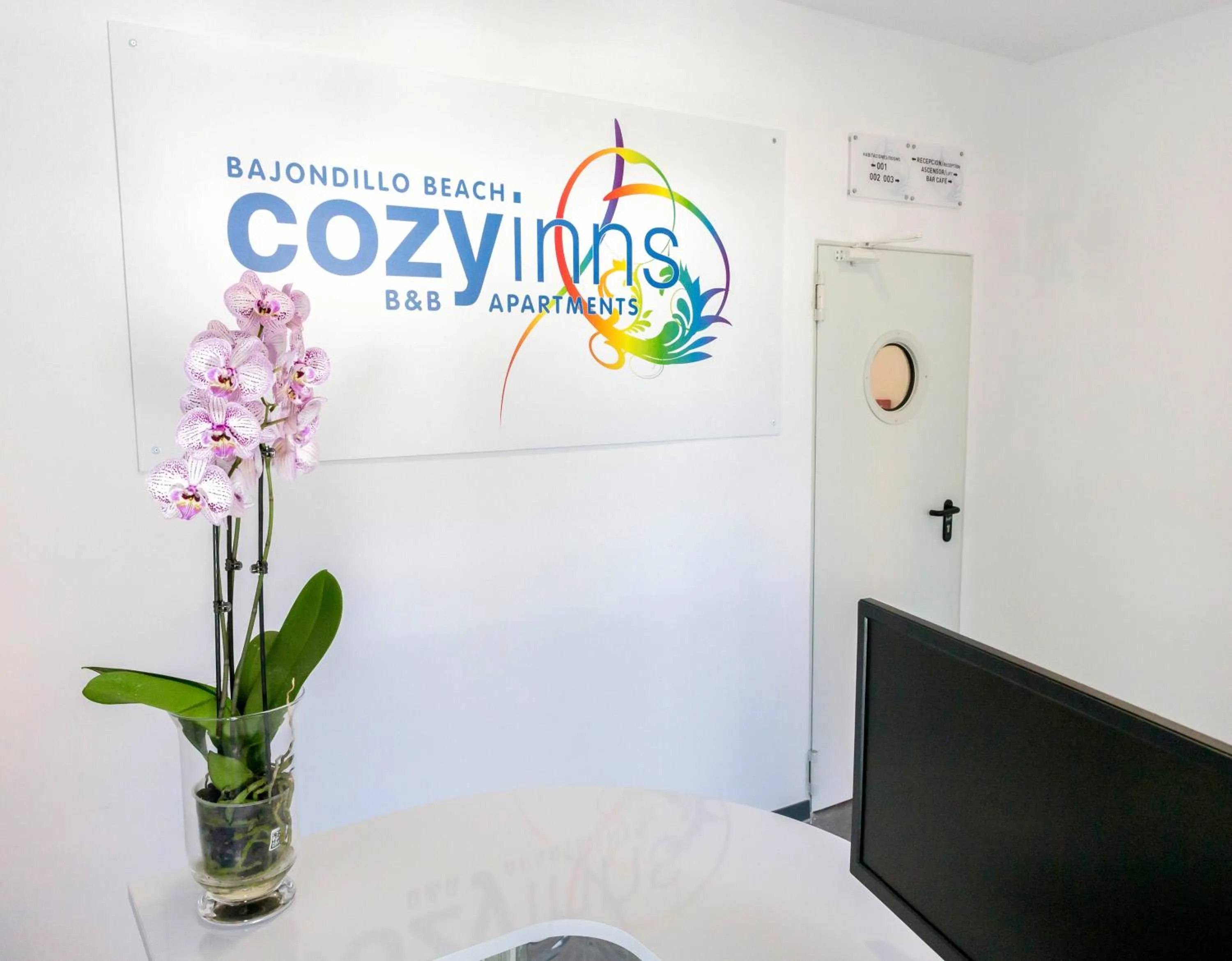 Lobby or reception in Bajondillo Beach Cozy Inns