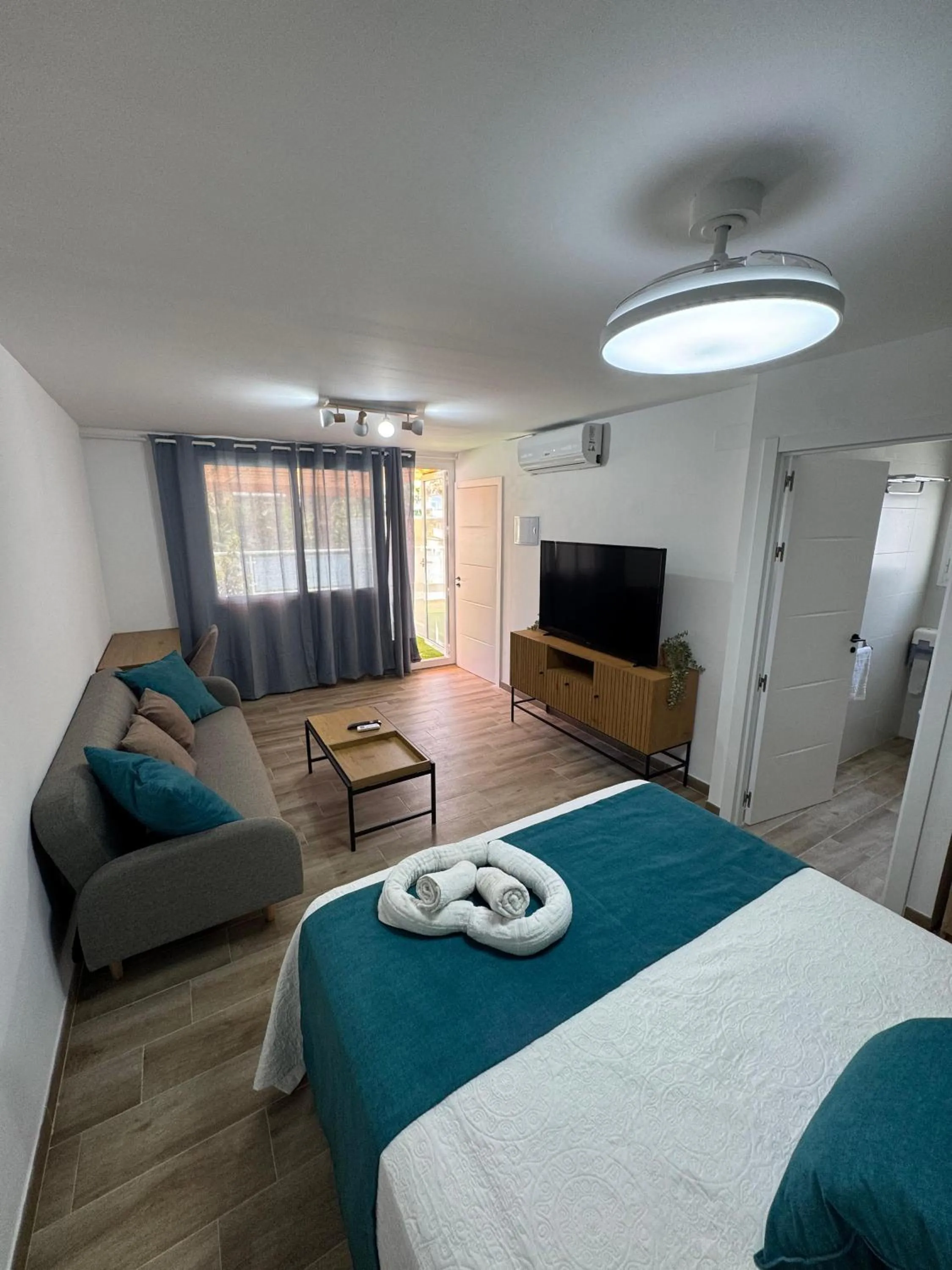 TV and multimedia, Bed in Bajondillo Beach Cozy Inns