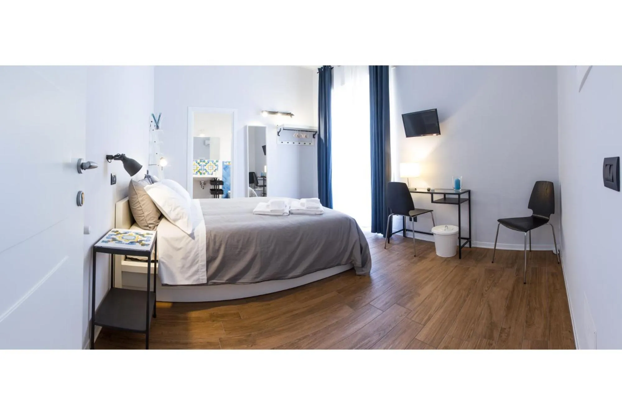 Photo of the whole room in B&B Cortile Umberto I