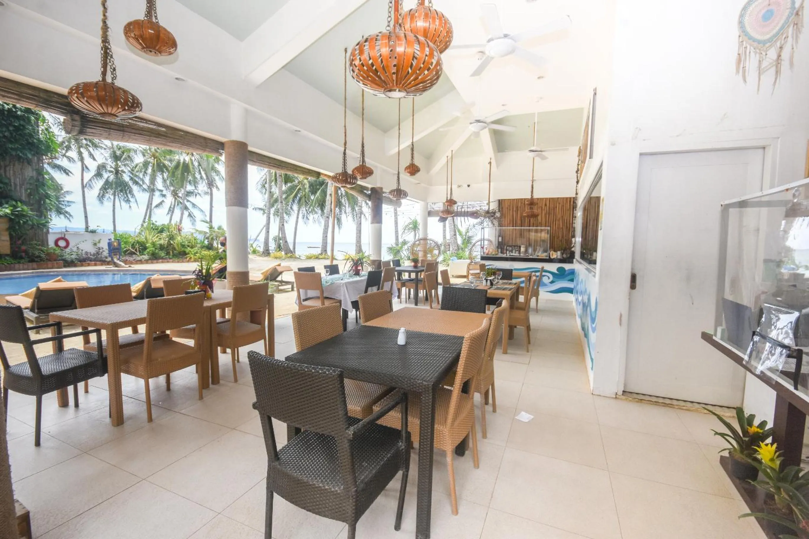 Restaurant/places to eat in Microtel by Wyndham Boracay