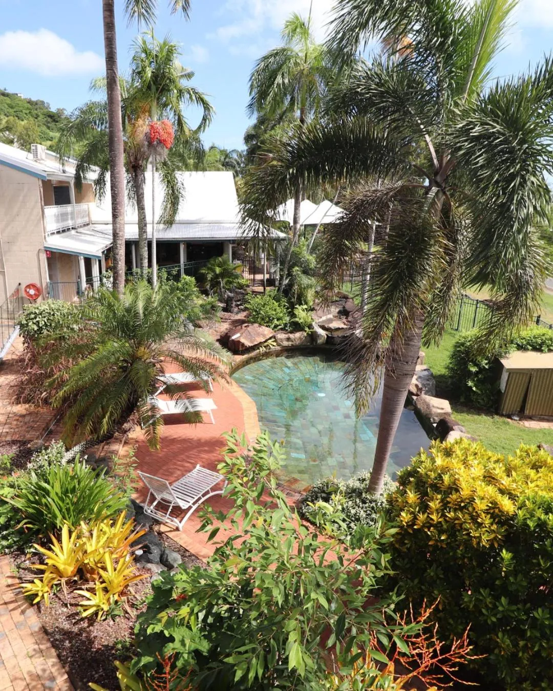 Garden in Colonial Palms Motor Inn