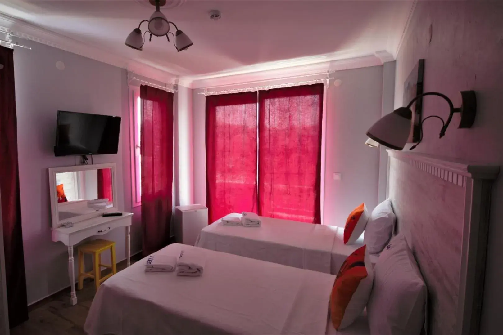 Double or Twin Room with Pool View - single occupancy in Cundavilla Hotel & Suites Double or Twin Room with Pool View - single occupancy in Cundavilla Hotel & Suites
