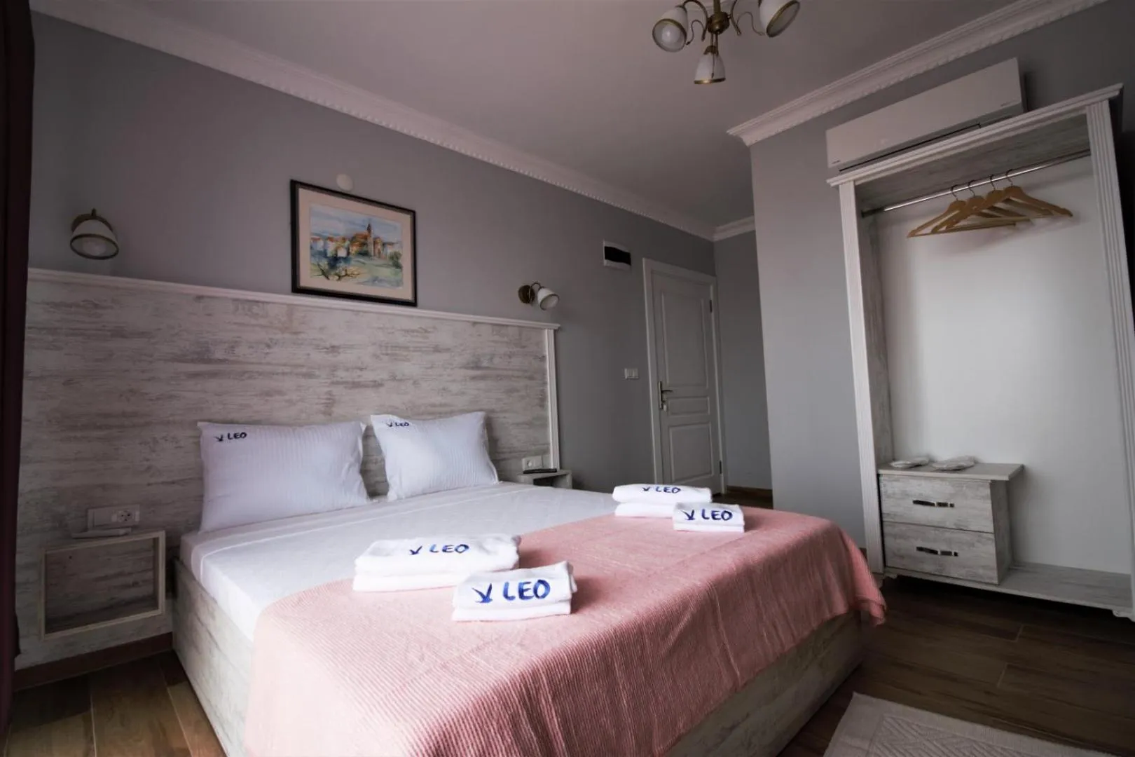 Bed in Cundavilla Hotel & Suites